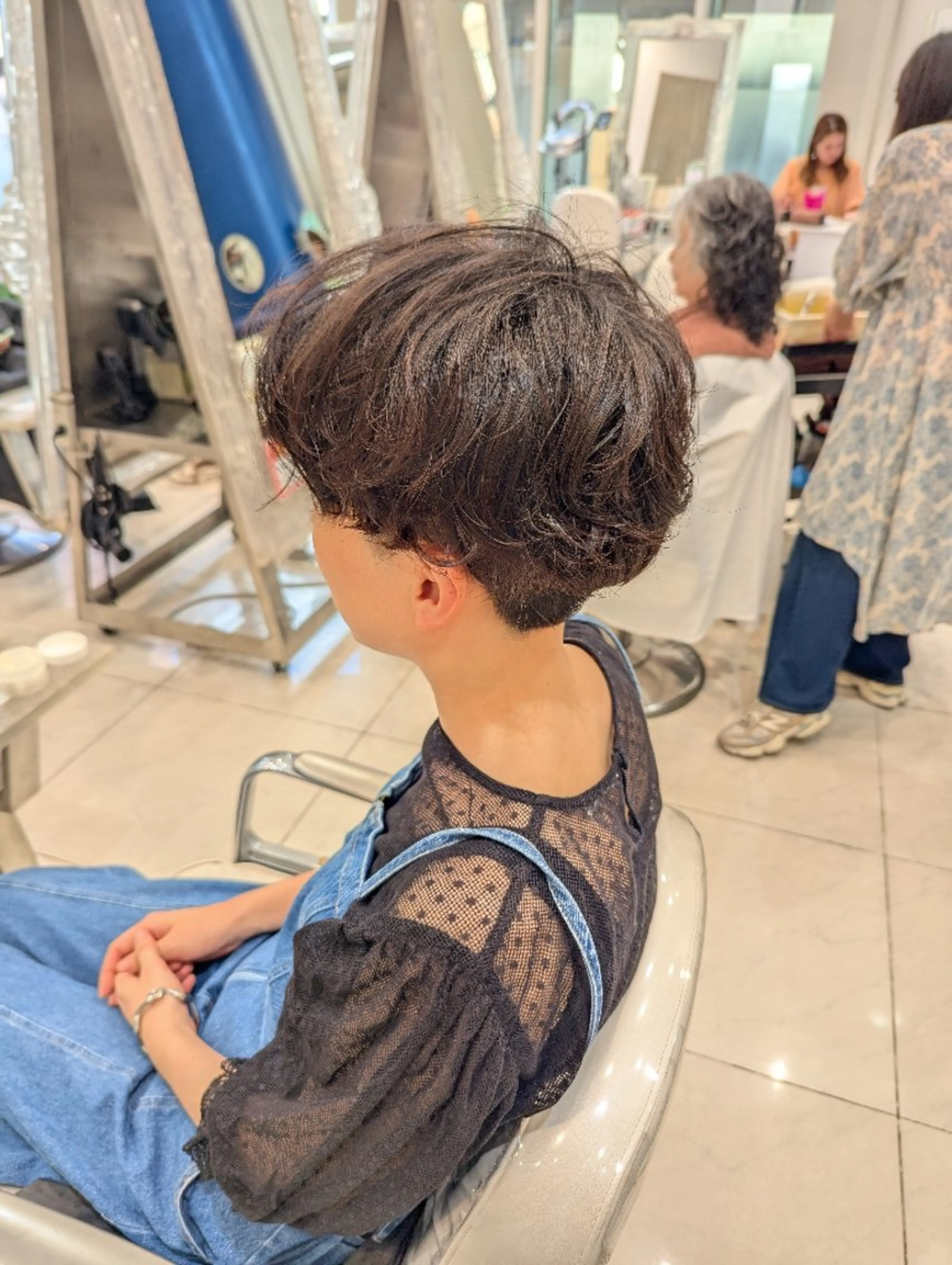 ショート パーマ 艶カラー✨ 上村保幸のヘアスタイル