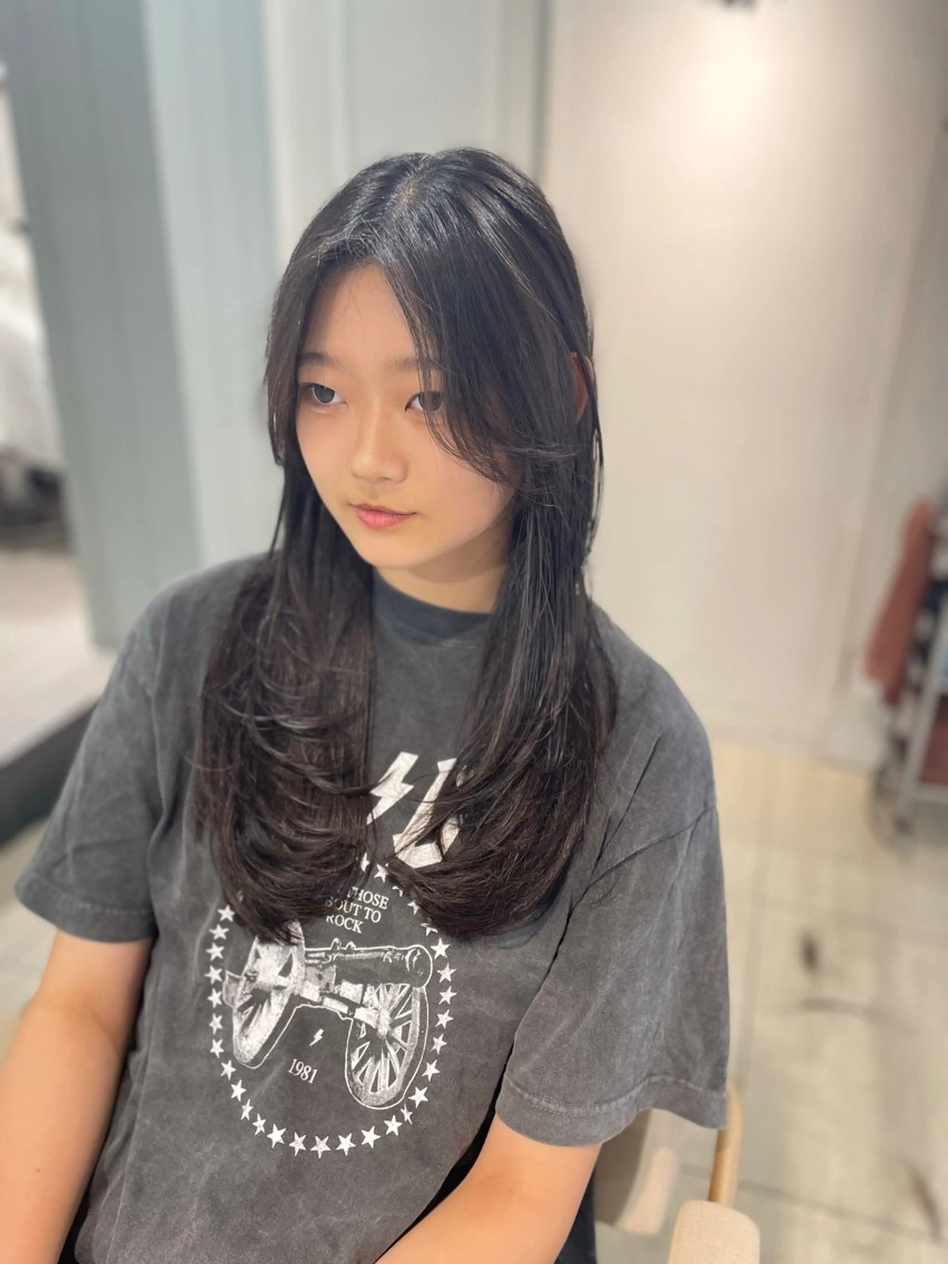 ロング くびれヘア 顔まわりレイヤー ハイレイヤー 髪質改善 韓国風ヘア カット トリートメント 梅田縮毛矯正◻︎髪質 改善◻︎細見　了眞のヘアスタイル