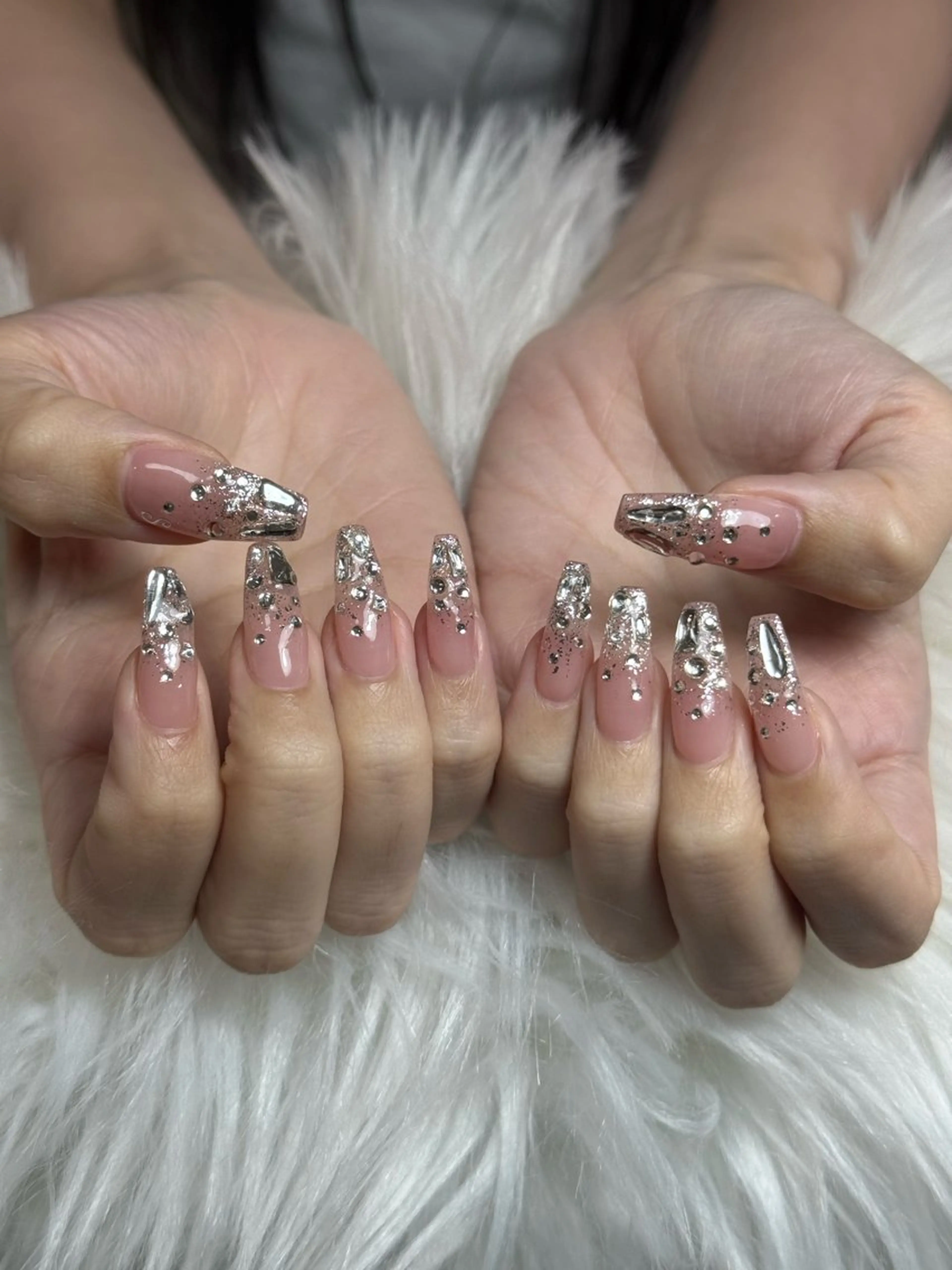 ネイル フレンチネイル ジェルネイル キラキラネイル 韓国ネイル マグネットネイル Julli nail studio所属・Julli NailStudioのネイルデザイン