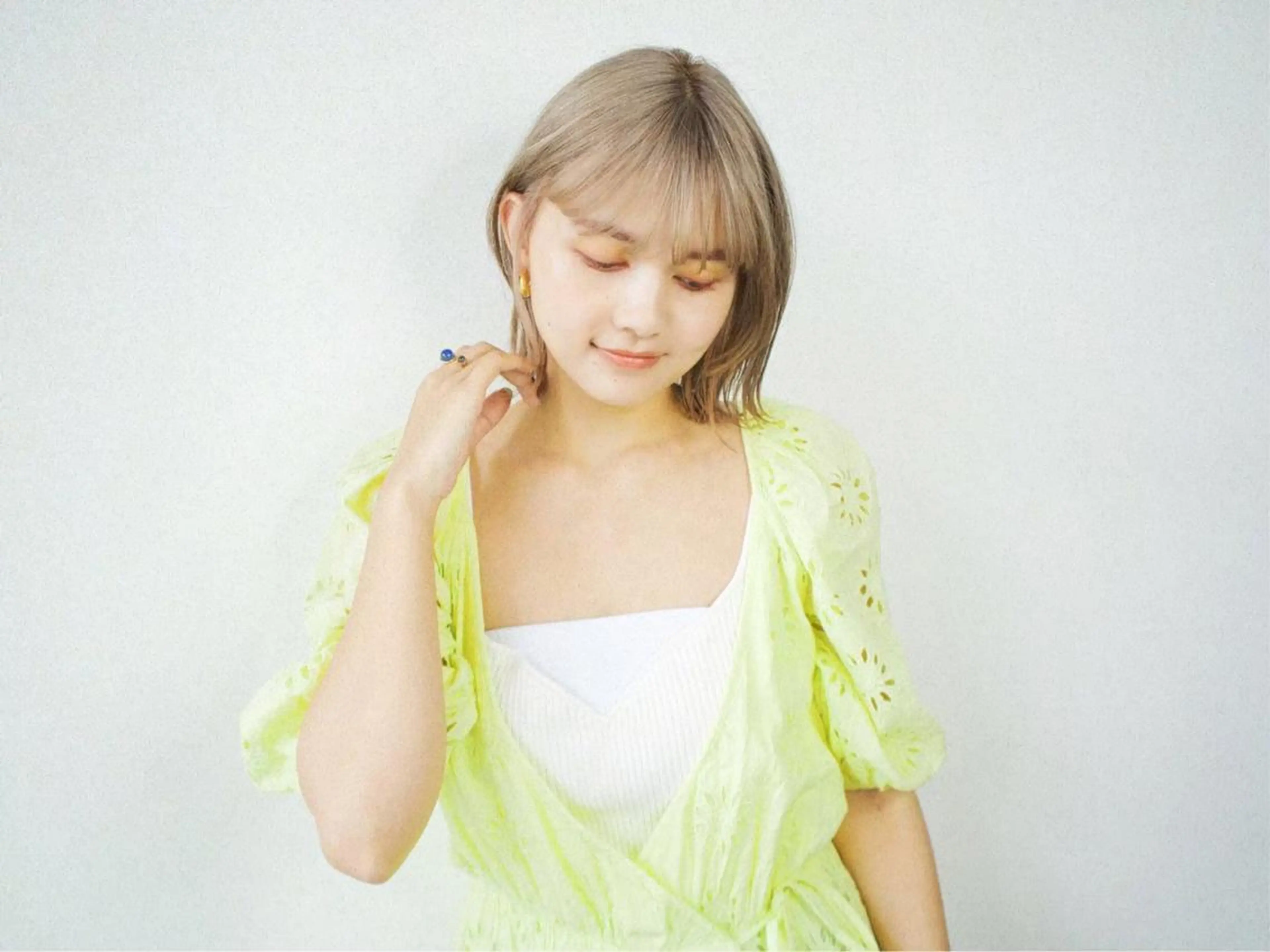 カラー ブリーチ 丸山 雷世のヘアスタイル