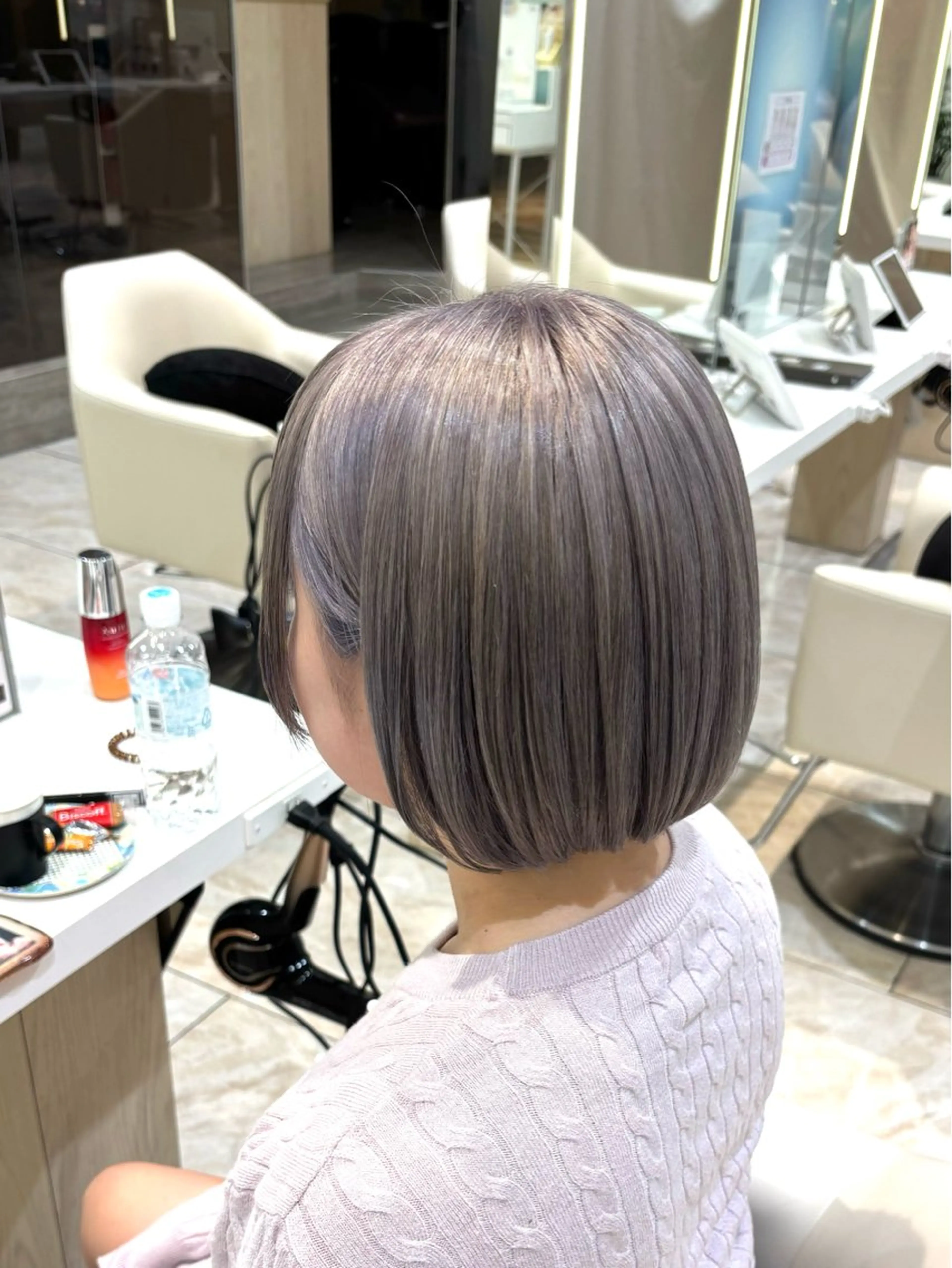 ミディアム カラー ベージュカラー ブリーチ シルバー ホワイトベージュ ヘアカラー miho‪𓂃 ANNETTAのヘアスタイル