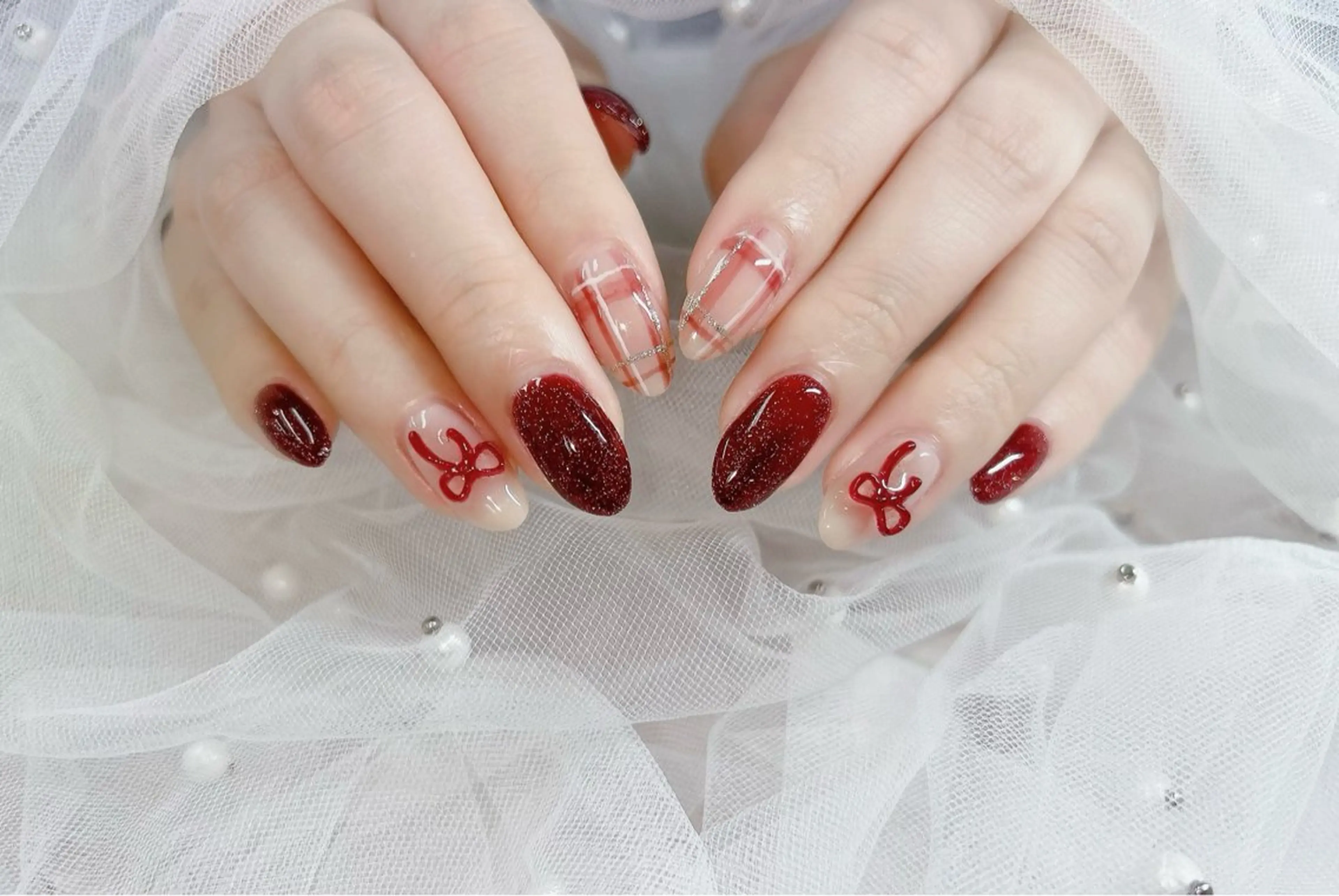 ネイル ハンドネイル ᴿᴬᴺᴼᴺ 🤍 𝐴𝑌𝐴𝐾𝐴のネイルデザイン