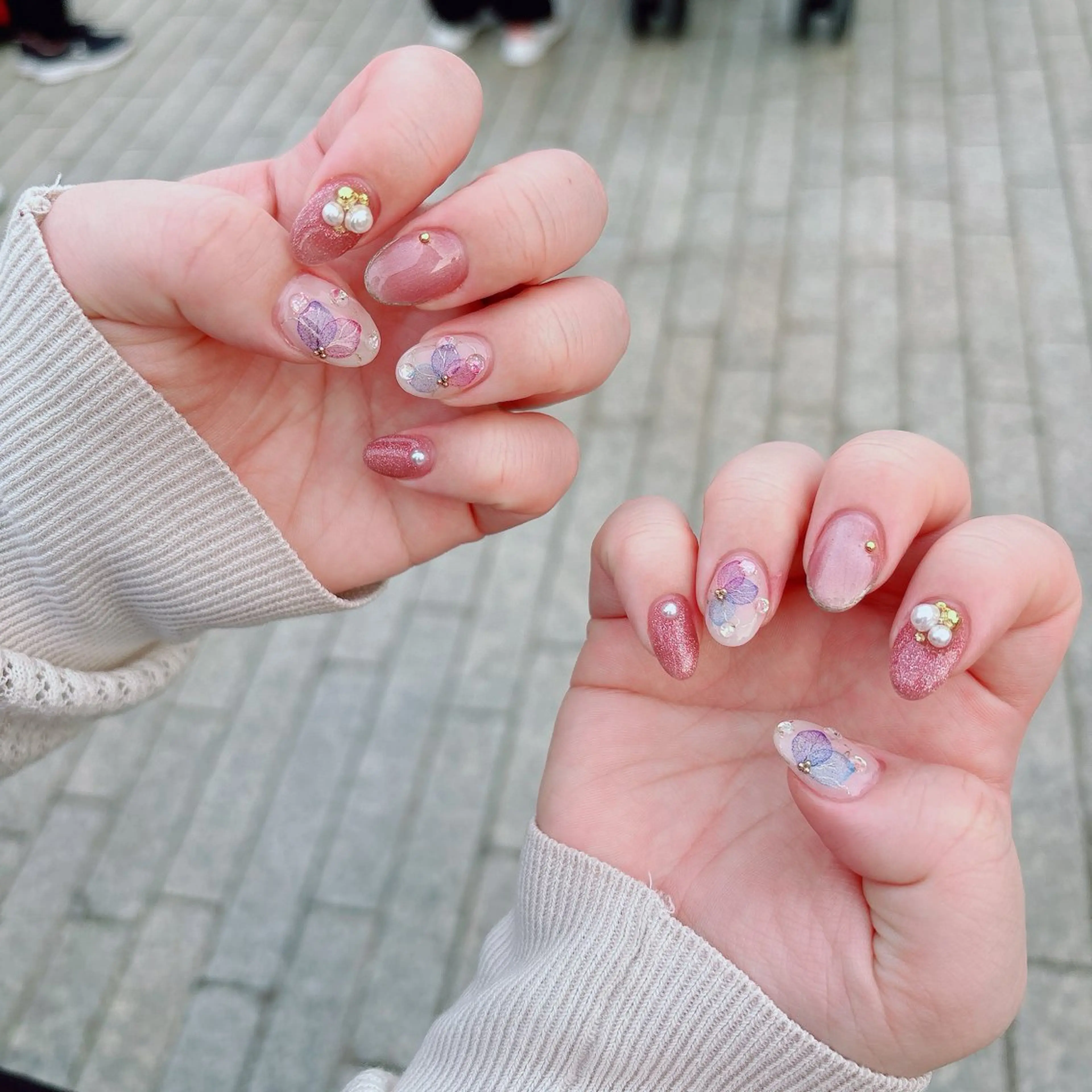 ミディアム O. Mizukiのネイルデザイン