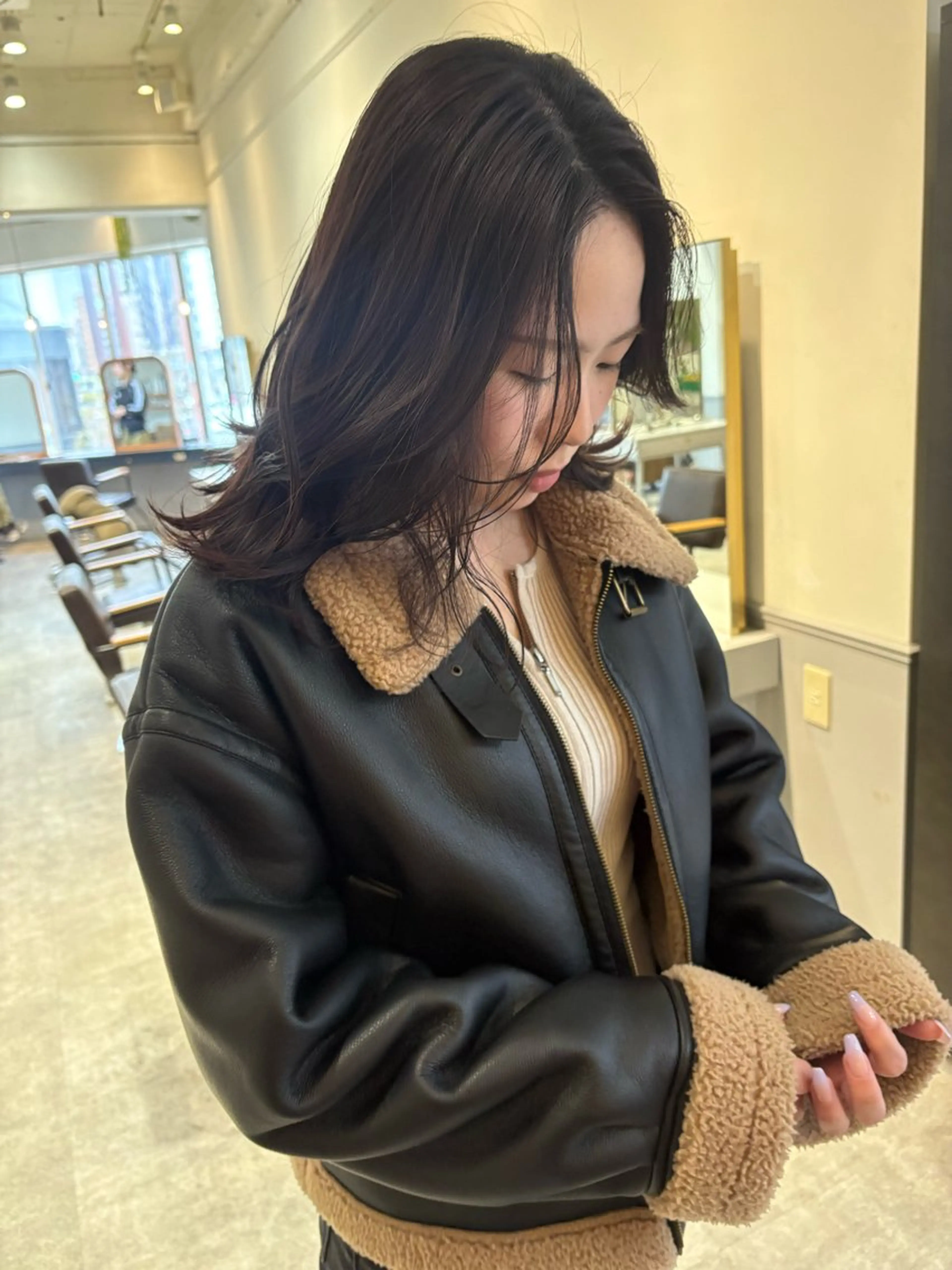 ミディアム ヘアカラー SIKI yuuna モテ韓国ヘア☁️のヘアスタイル