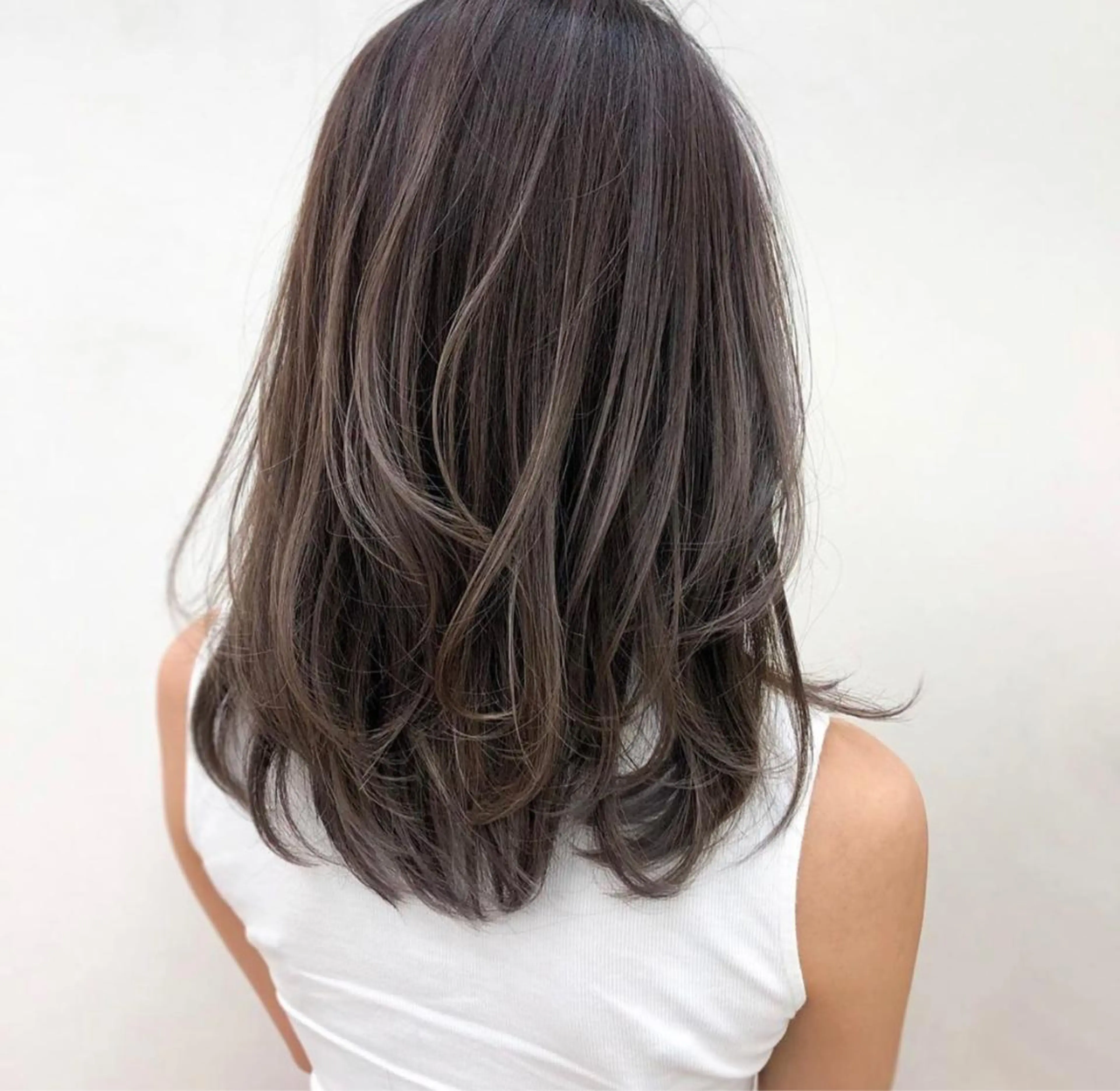 セミロング naomi (夜間営業受付中★)のヘアスタイル