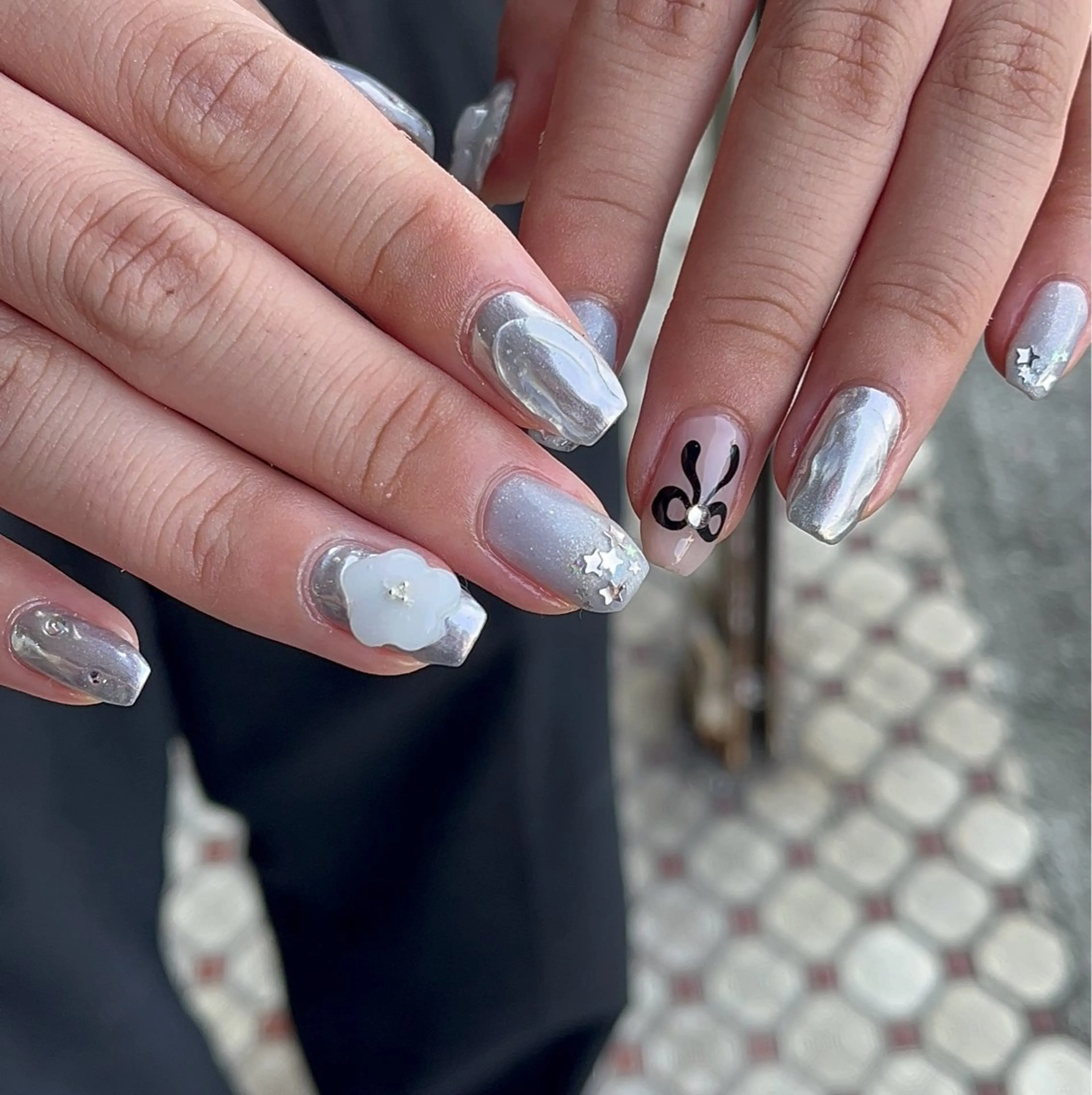 ネイル ミラーネイル シルバー ハンドネイル ネイルハウス✴︎ふたご座所属・ネイルハウスふたご座 Natsumiのネイルデザイン