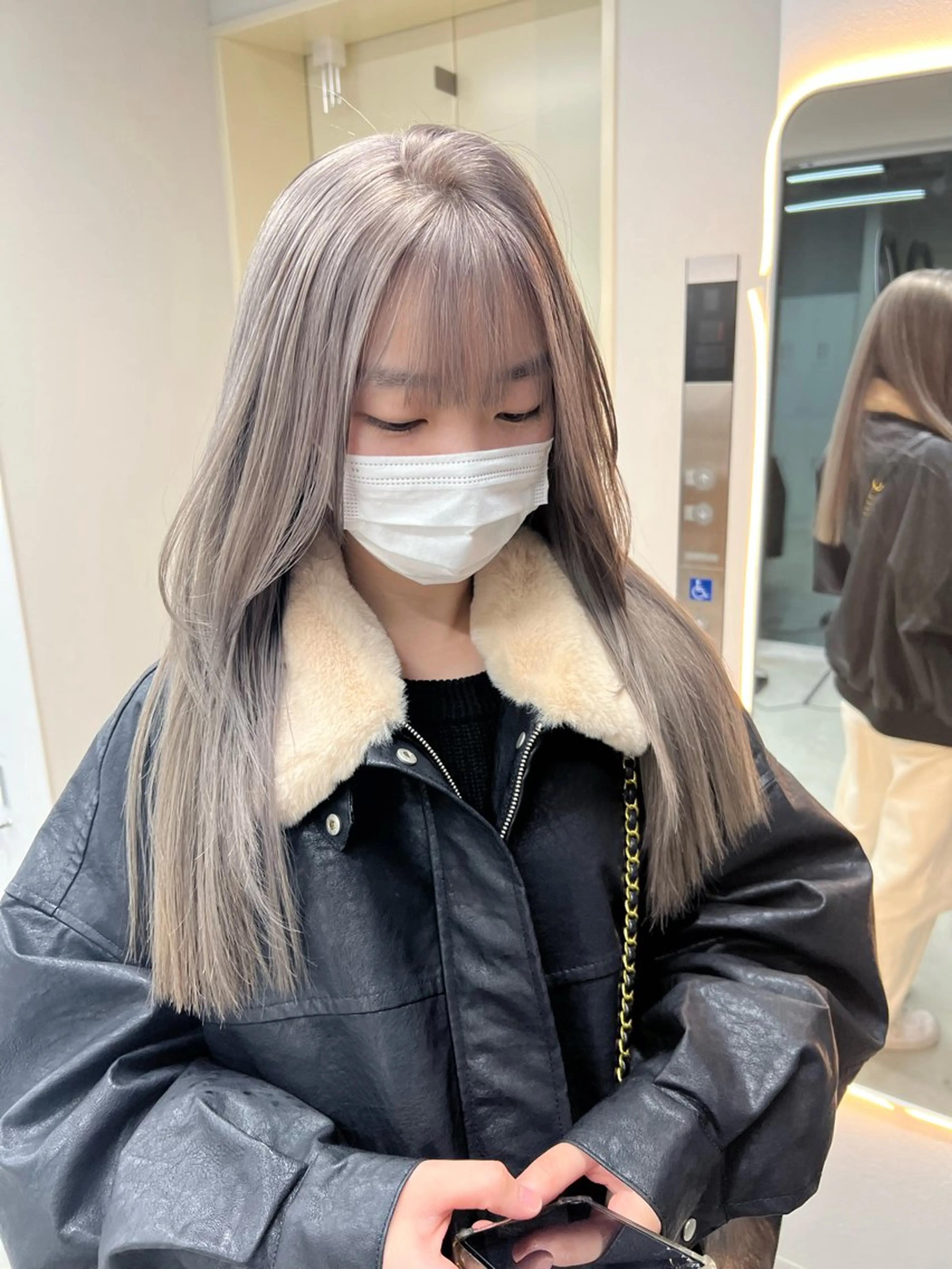 ロング ヘアカラー maya レイヤーカットのヘアスタイル