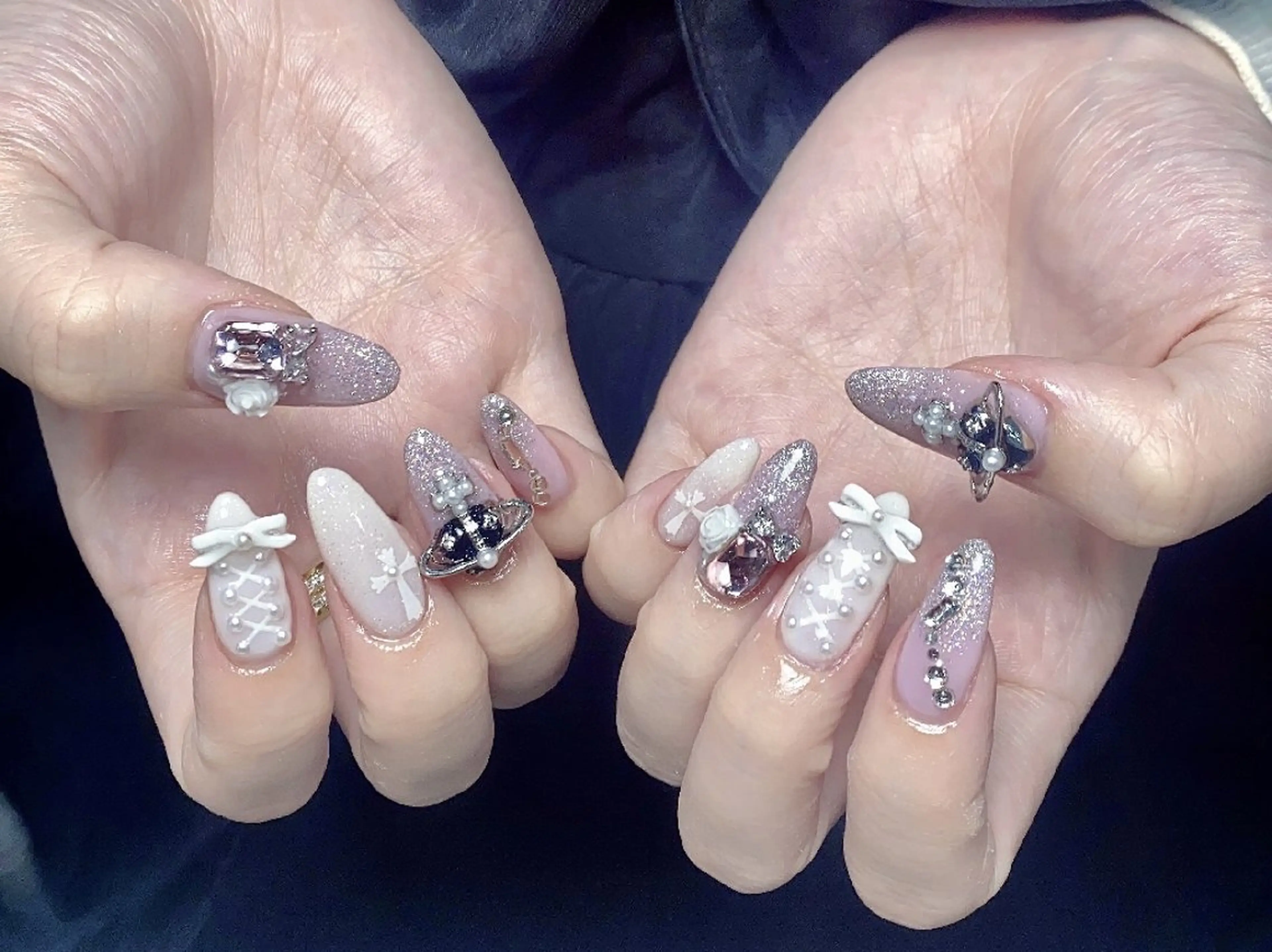 ネイル チークネイル 長さ出し フレンチネイル ジェルネイル キラキラネイル ハンドネイル UM Nail Salonのネイルデザイン
