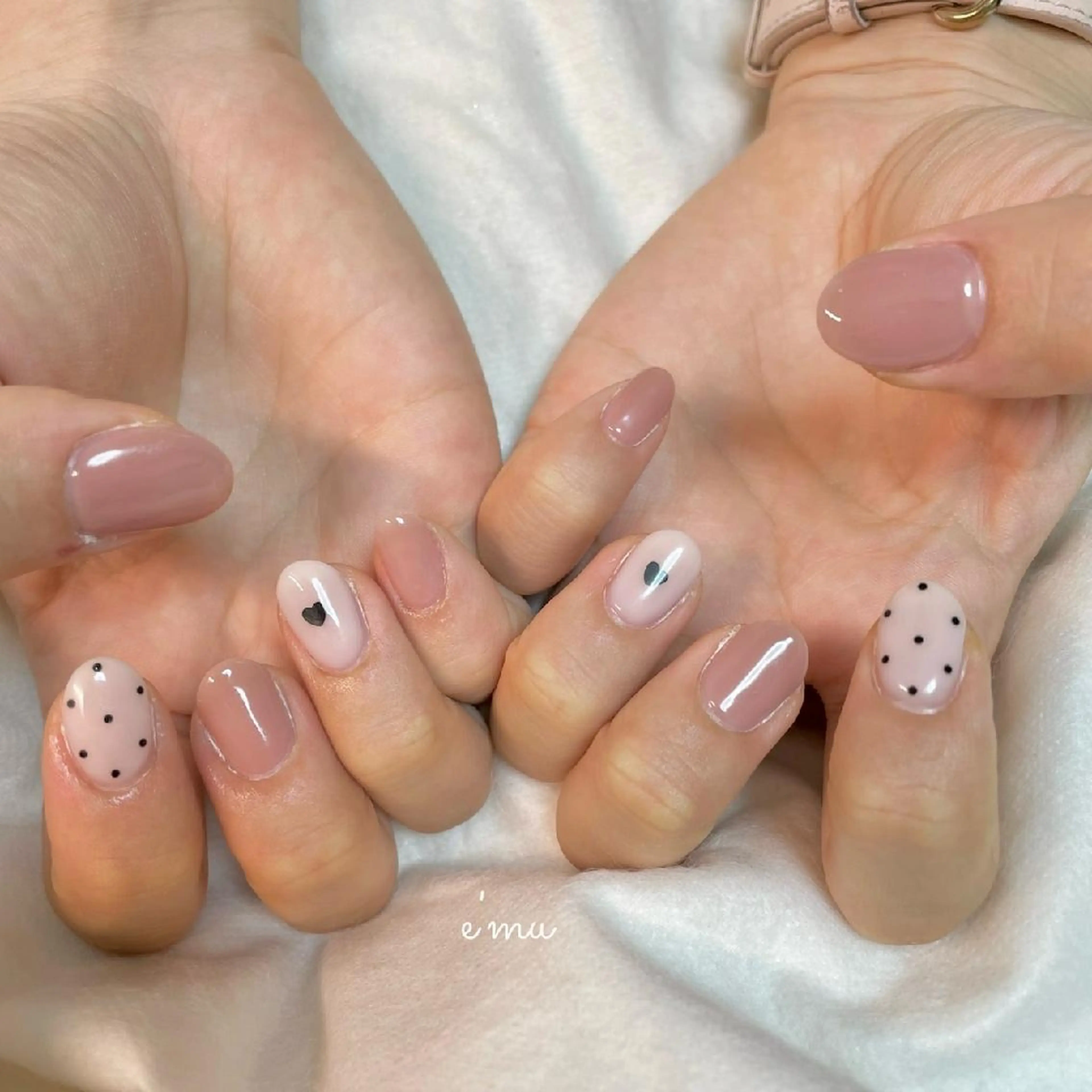 ネイル ドット ハート シンプルネイル nail salon e'mu💐のネイルデザイン