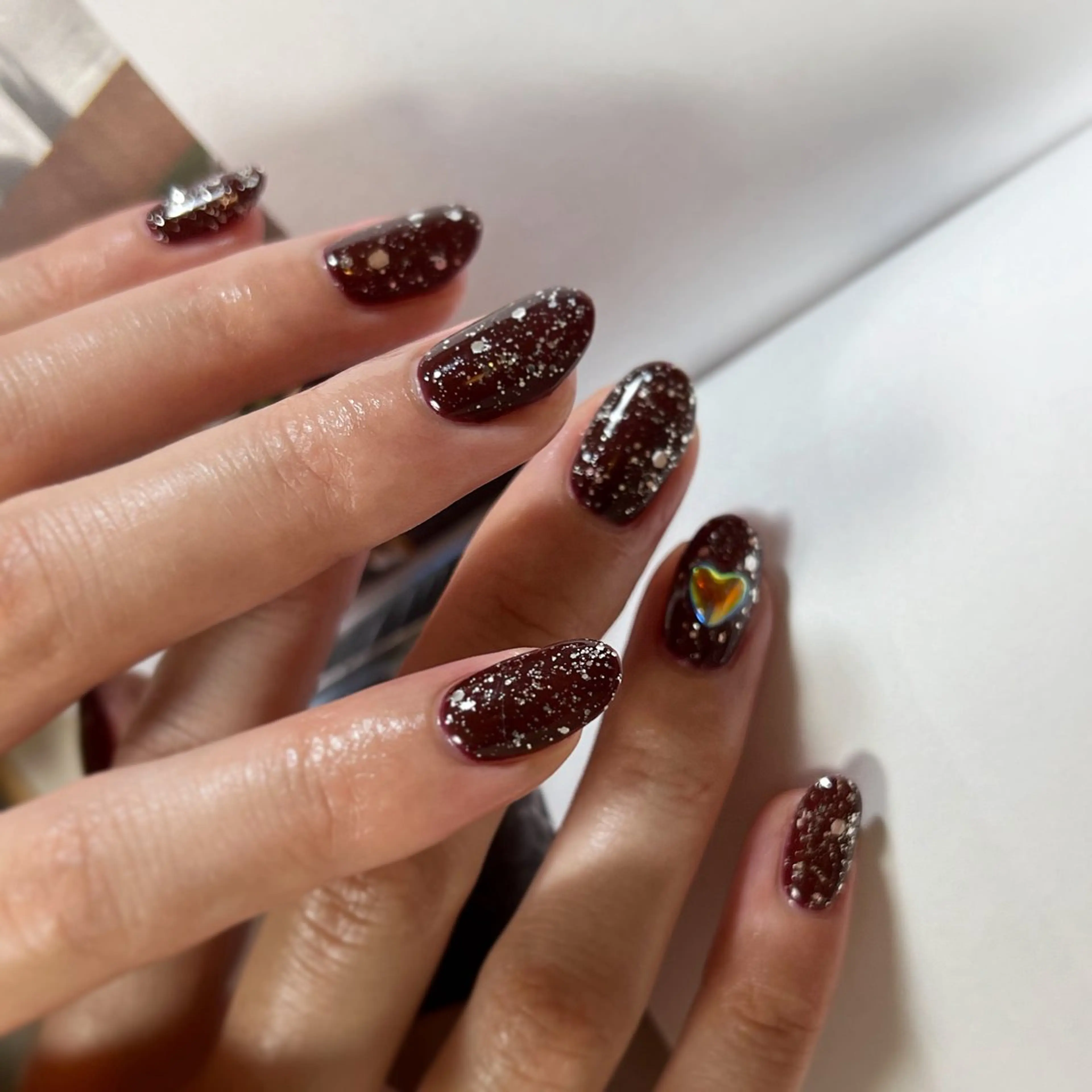 ネイル オーロラネイル ボルドー ハート キラキラネイル ラメ(グリッター) pointillé .ayaのネイルデザイン