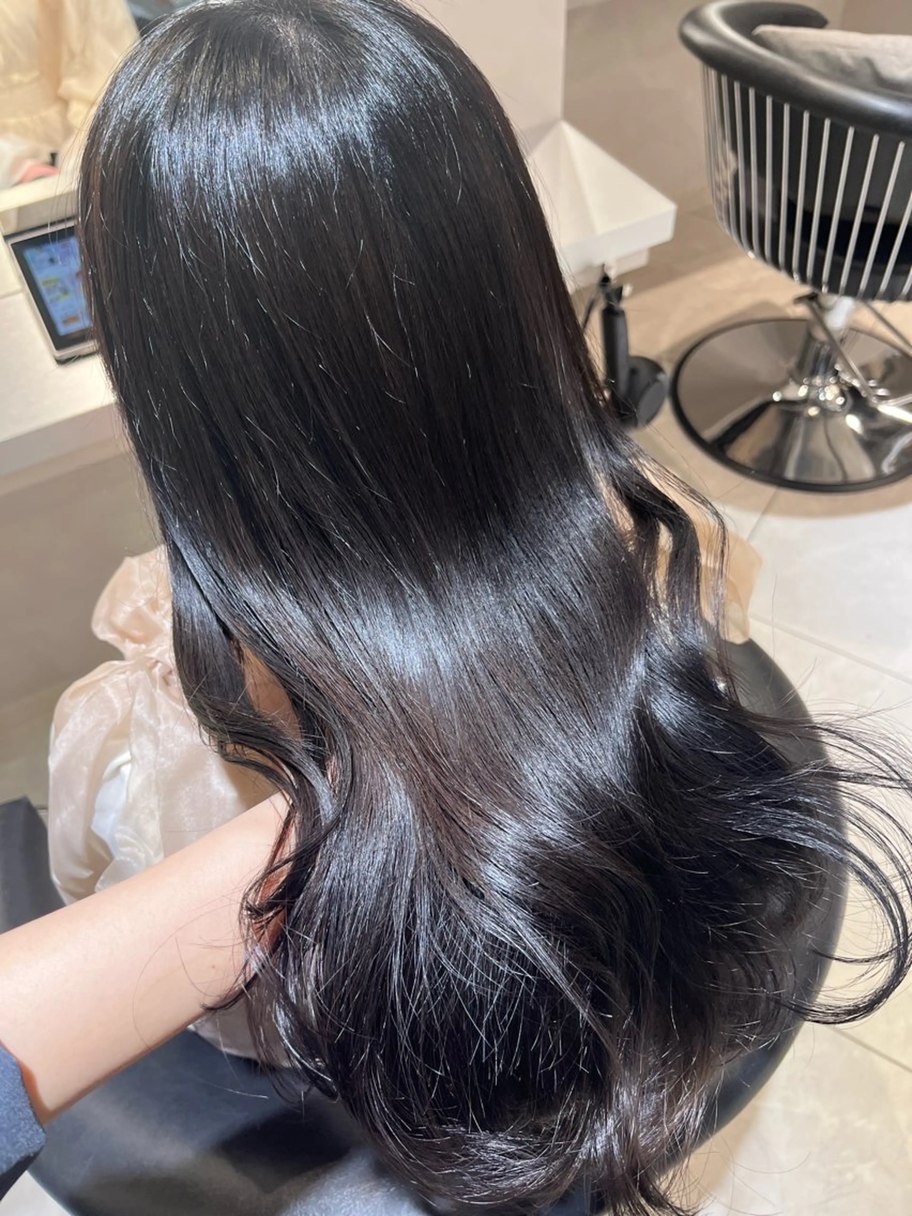 ロング カラー グレージュ ラベンダーカラー ラベンダーグレージュ ラベンダーグレー カット ヘアカラー トリートメント MITSUKI🤍 モテ髪×韓国レイヤーのヘアスタイル