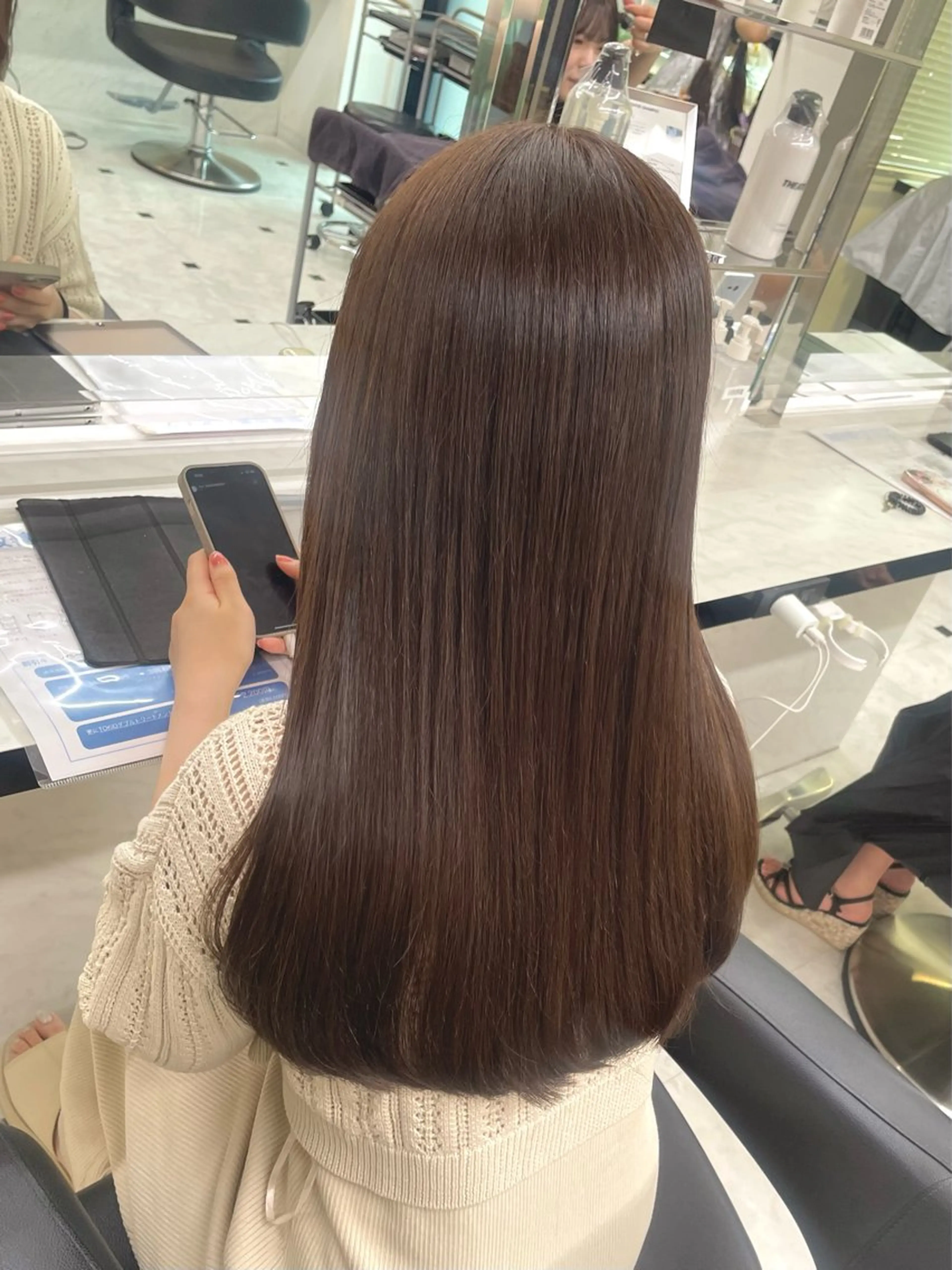 セミロング ヘアカラー うる艶トレンドヘア 🕊️上野BABYのヘアスタイル