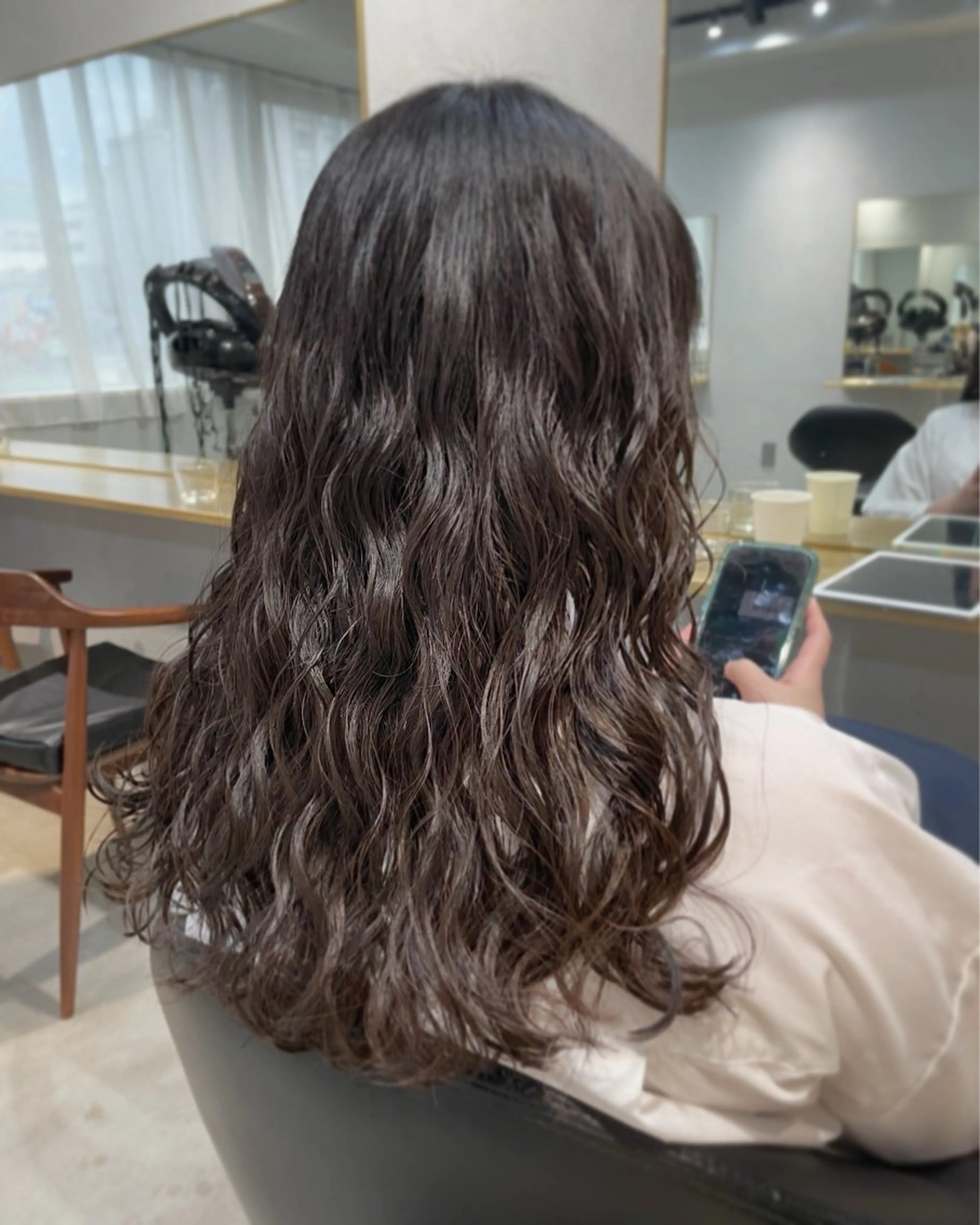 ロング パーマ 髪質改善 縮毛矯正 カット パーマ トリートメント 【arc】Ruri コテ巻き風パーマのヘアスタイル