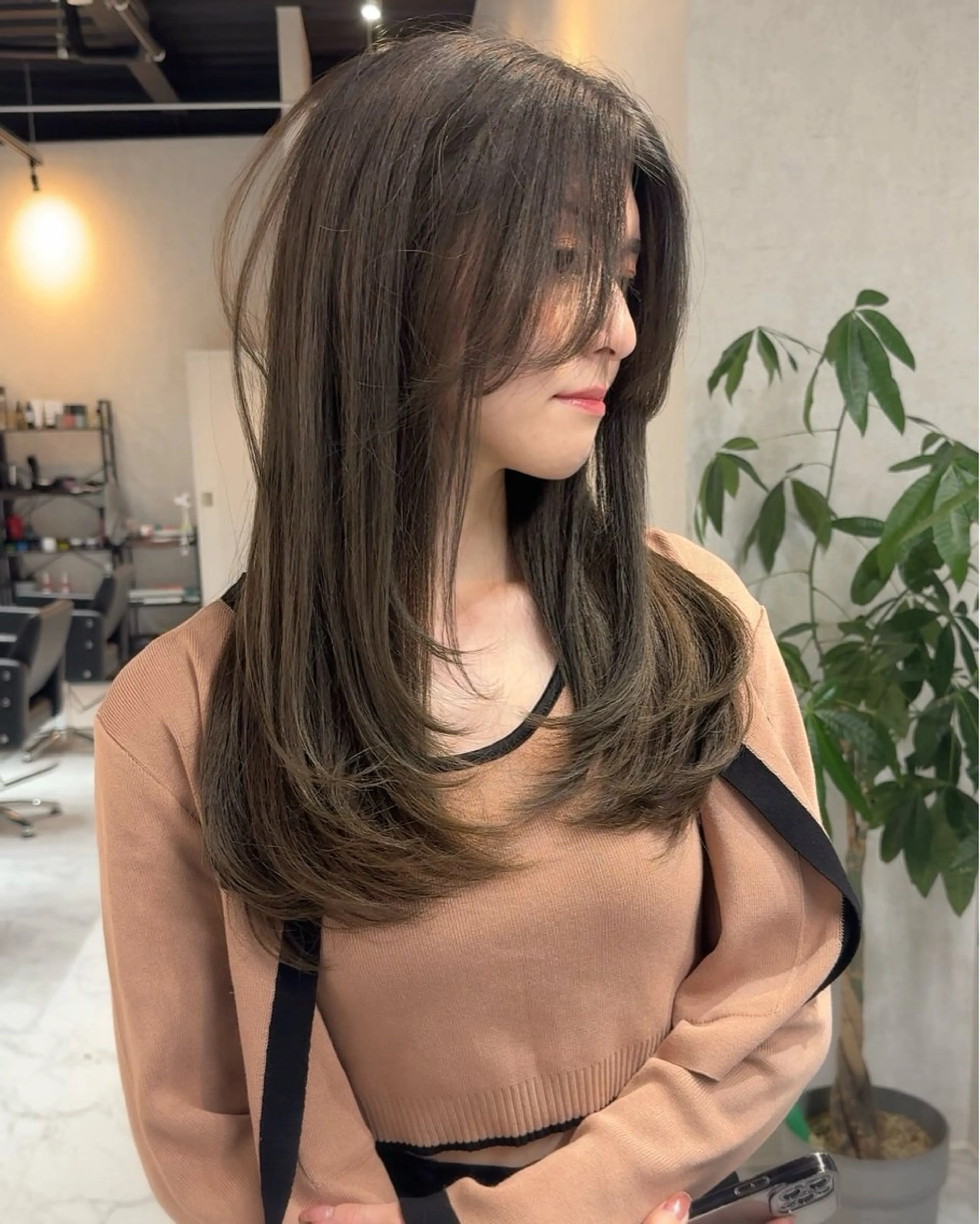 セミロング カラー ヘアアレンジ バレイヤージュ ブリーチ ダブルカラー ハイライトカラー ハイトーンカラー カット ヘアカラー トリートメント アンドウ ユウ/ レイヤーカット/韓国のヘアスタイル