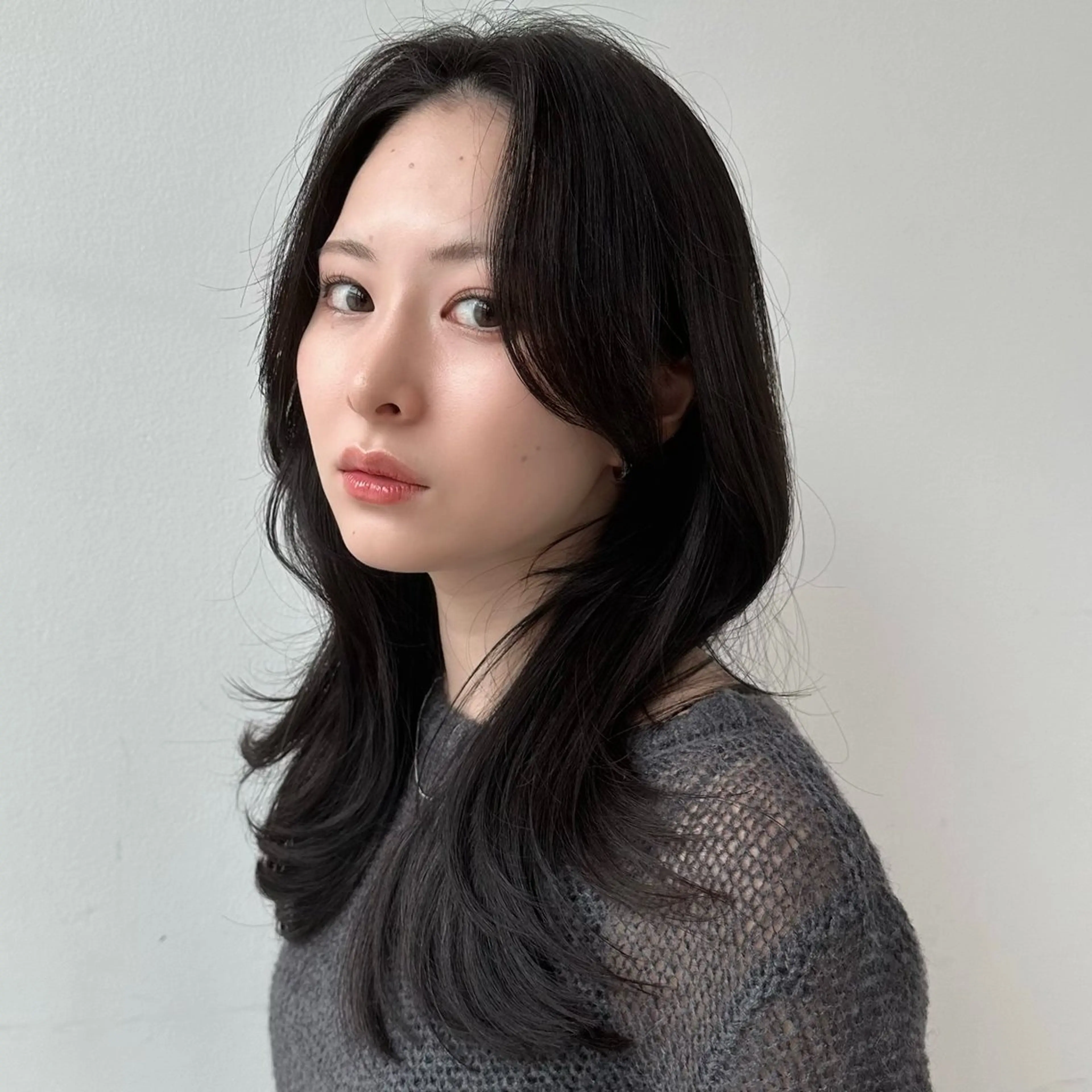 ミディアム カラー 顔周りカット 似合わせカット レイヤー/顔周り /透明感🩶高橋大のヘアスタイル