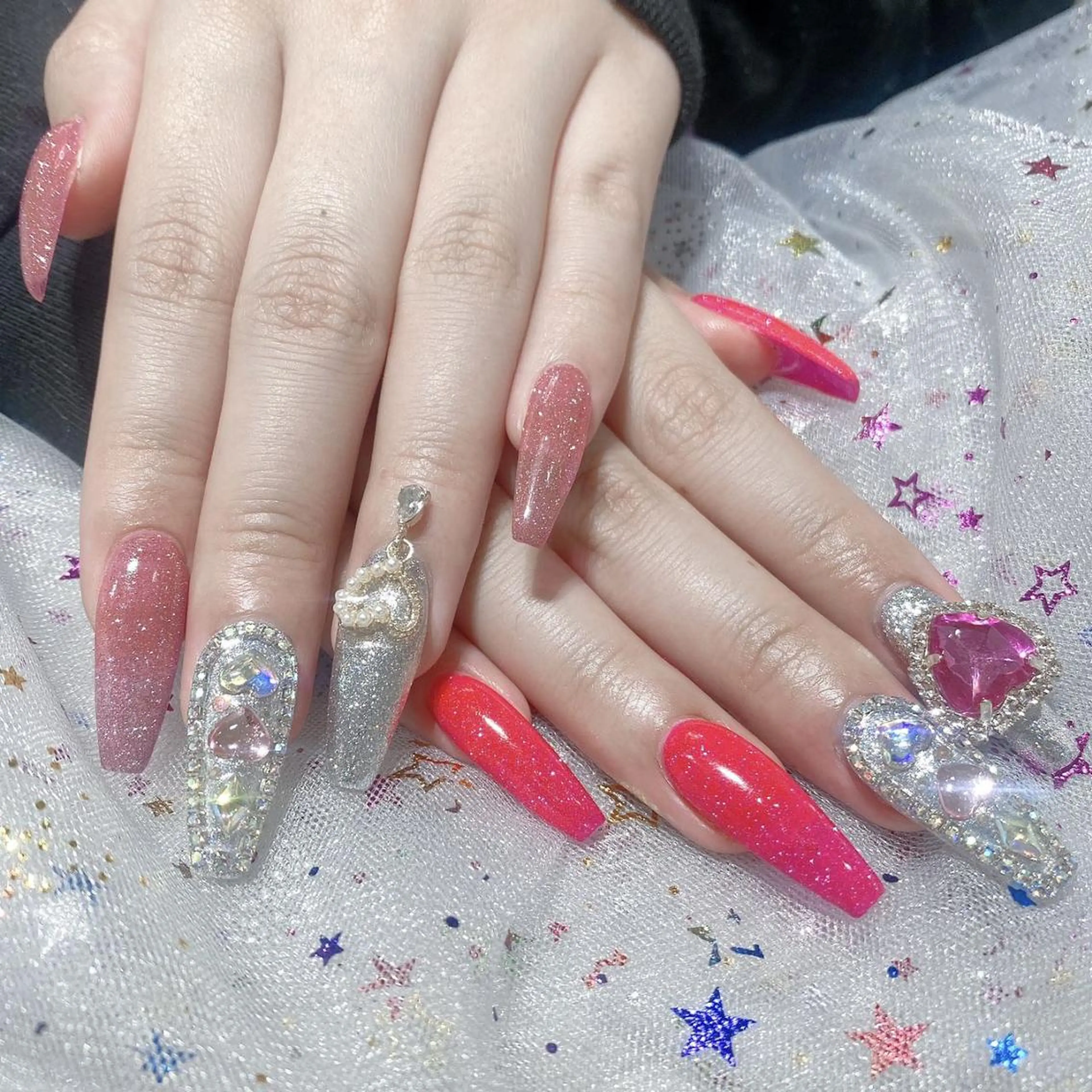 ネイル アートネイル 長さ出し ネイルチップ Queens ciciのネイルデザイン