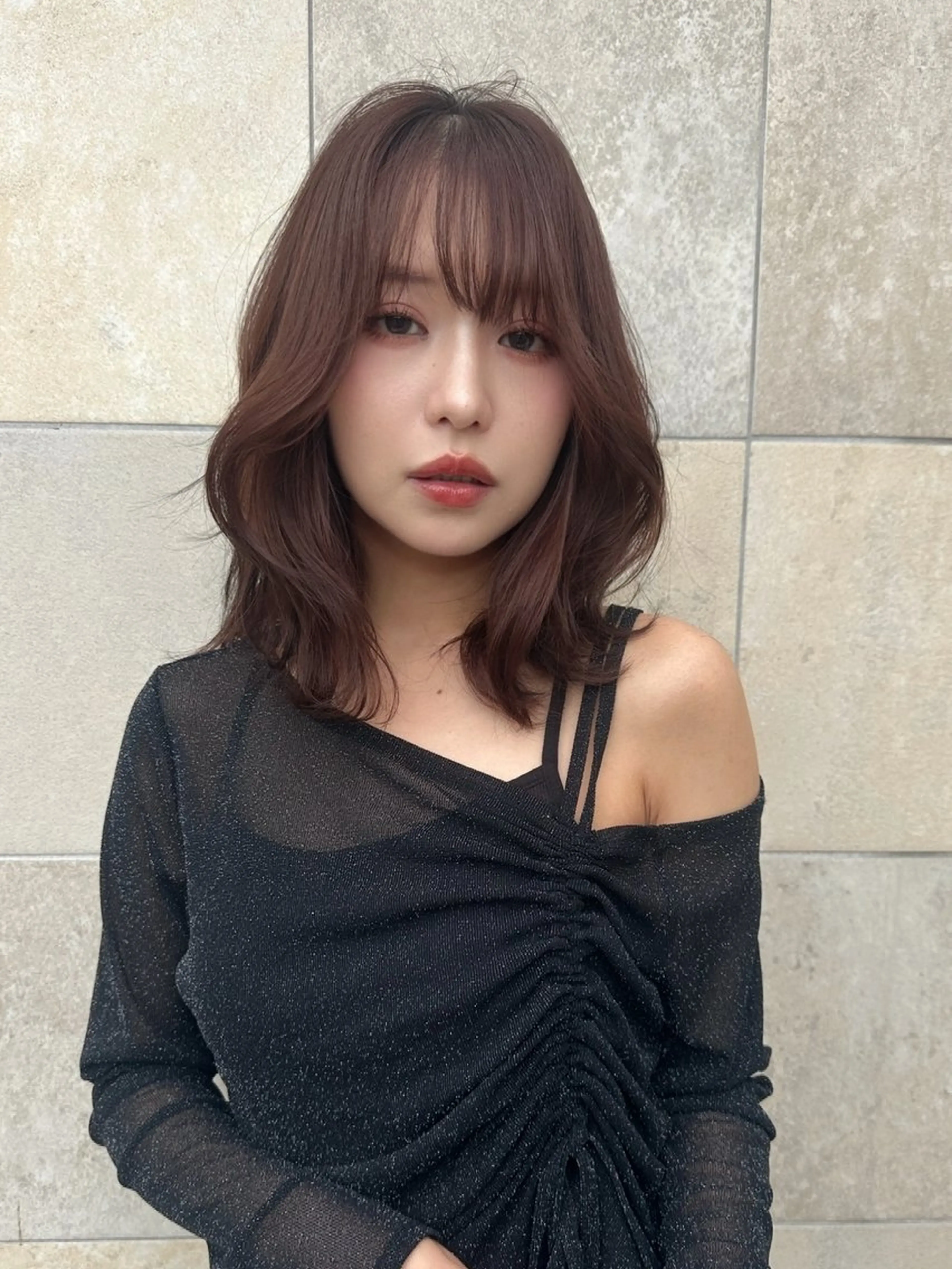 ミディアム カラー カット ヘアカラー トリートメント ベージュ/インナー カラー🤍Rieのヘアスタイル