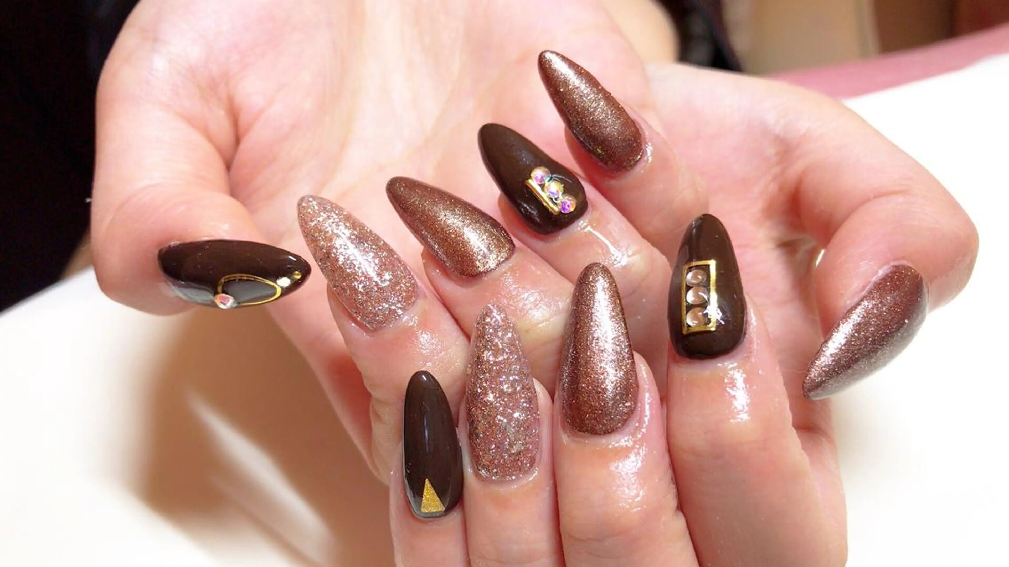 ネイル ブラウン キラキラネイル ラメ(グリッター) Nail &Beauty Salon ☆Kirari☆所属・ビューティサロン ☆Kirari☆のネイルデザイン