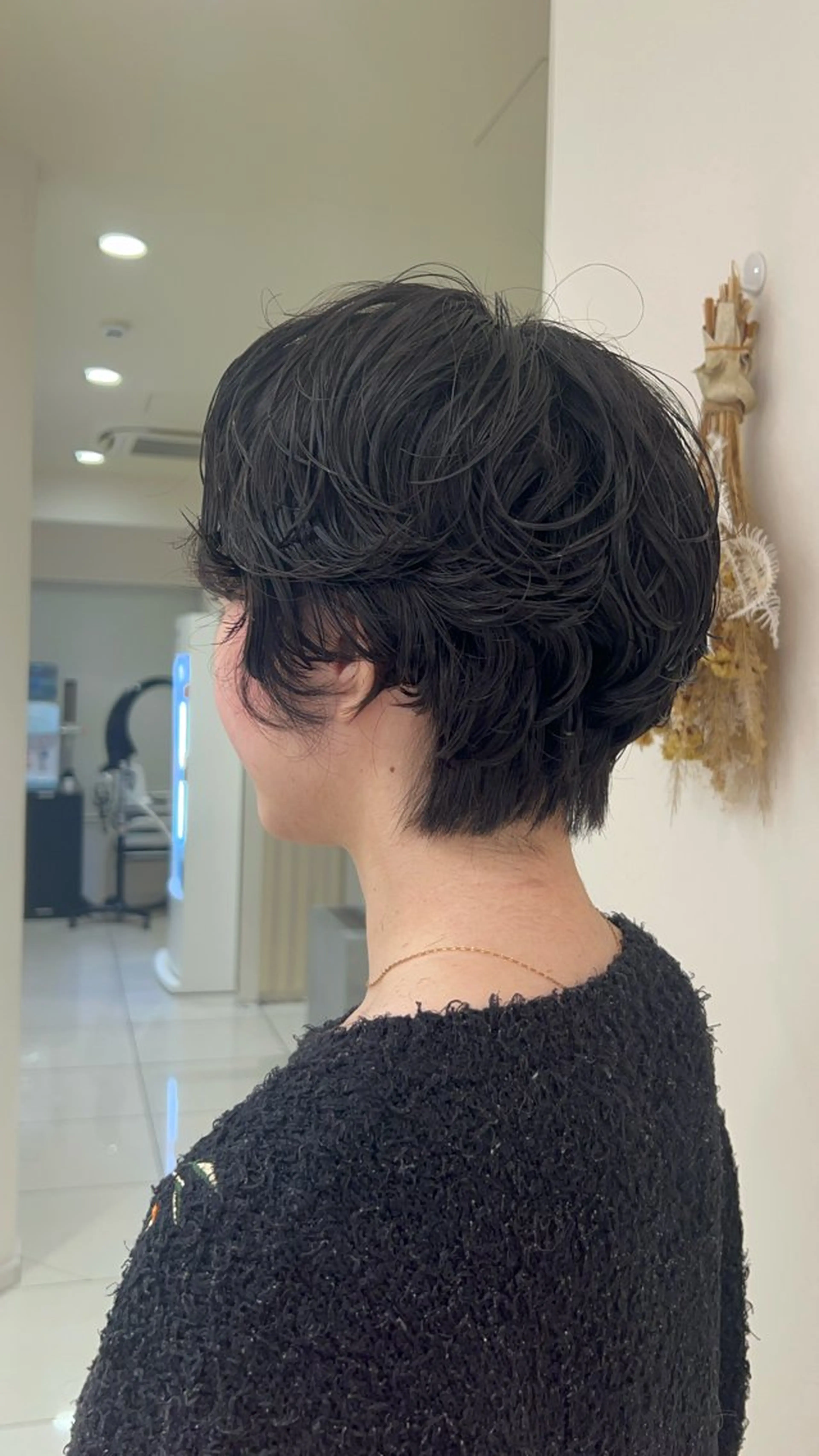 ショート パーマ 顔まわりカット🥀 原ちひろのヘアスタイル