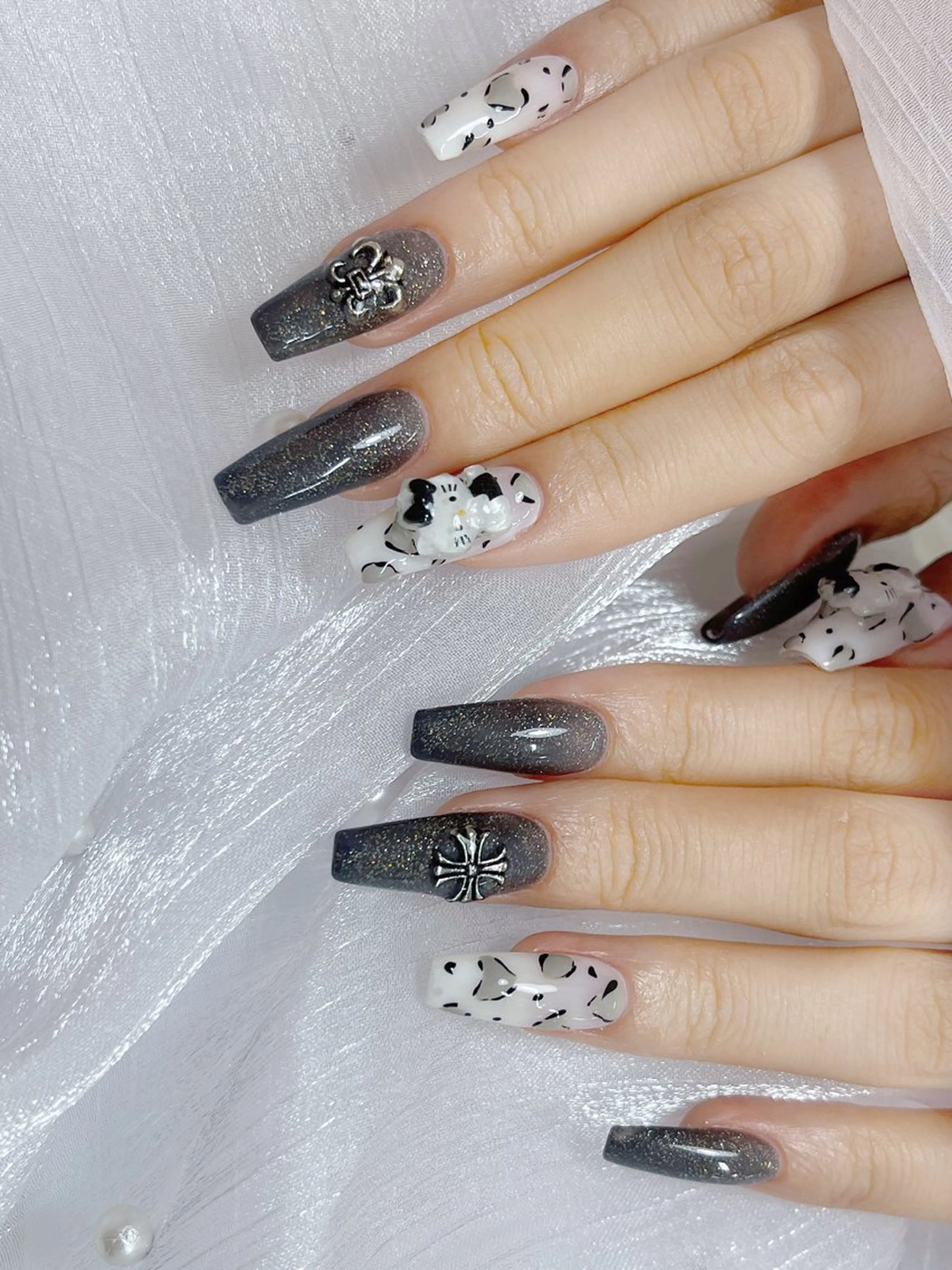 ネイル オーロラネイル チークネイル 長さ出し フットネイル フレンチネイル ハンドネイル ハンドケア lily nailのネイルデザイン
