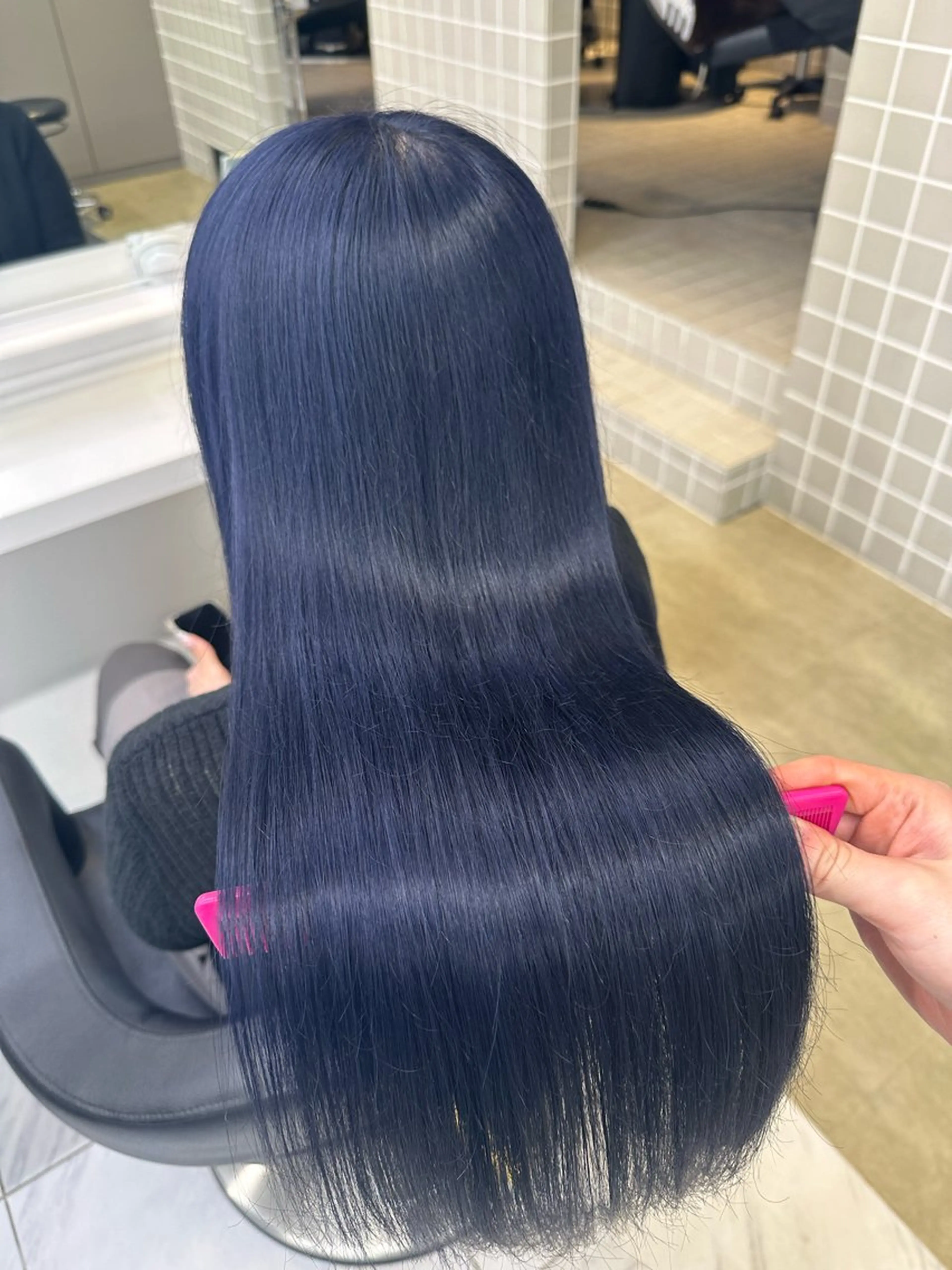 セミロング カラー 黒髪 ブルーカラー ブルーブラック ネイビーカラー 表参道ハッシュカット レイヤー/リノンのヘアスタイル