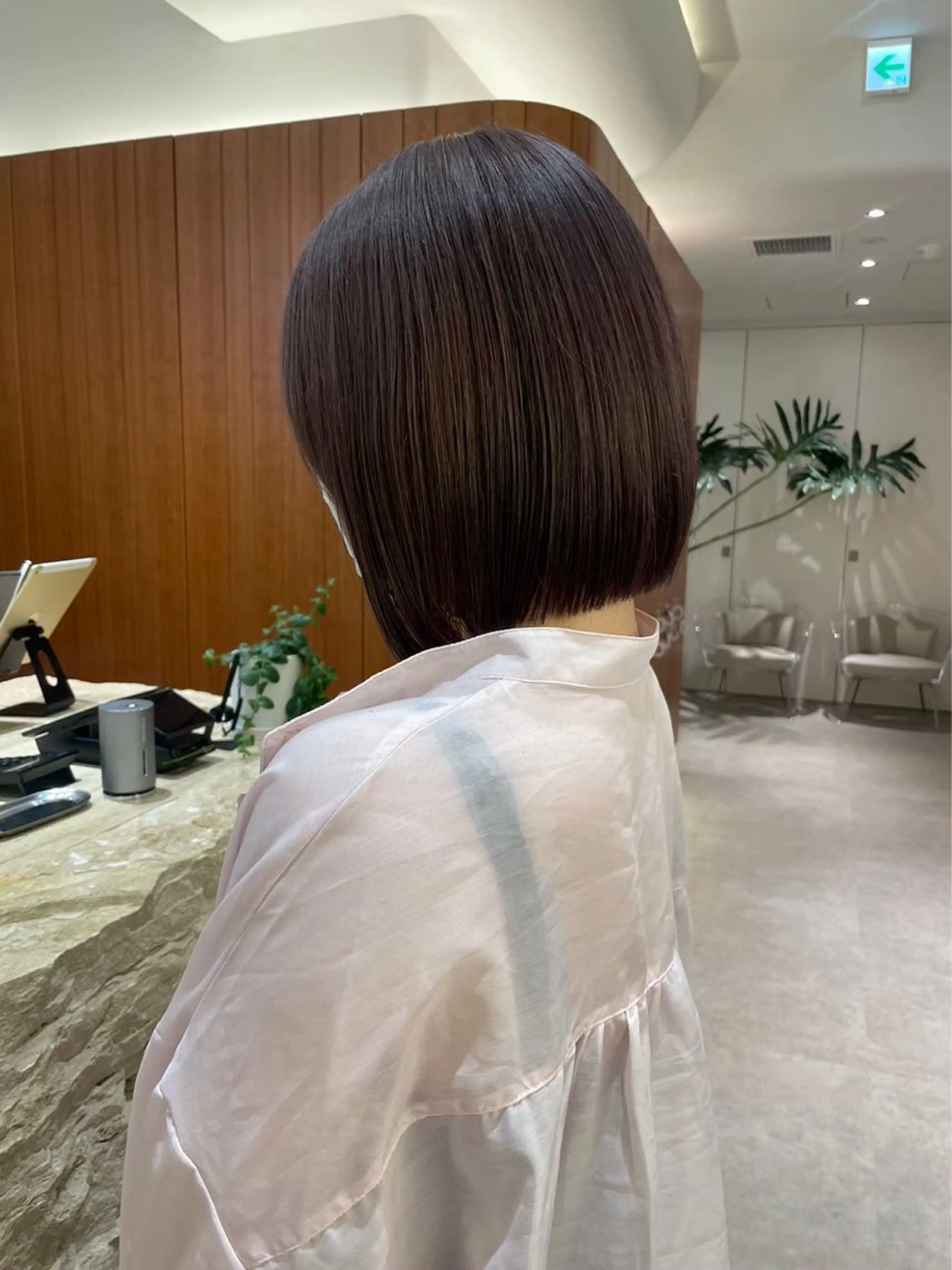 ショート カラー 切りっぱなしボブ グレージュ オリーブグレージュ オリーブグレー ボブ 垢抜けボブカット /楓のヘアスタイル