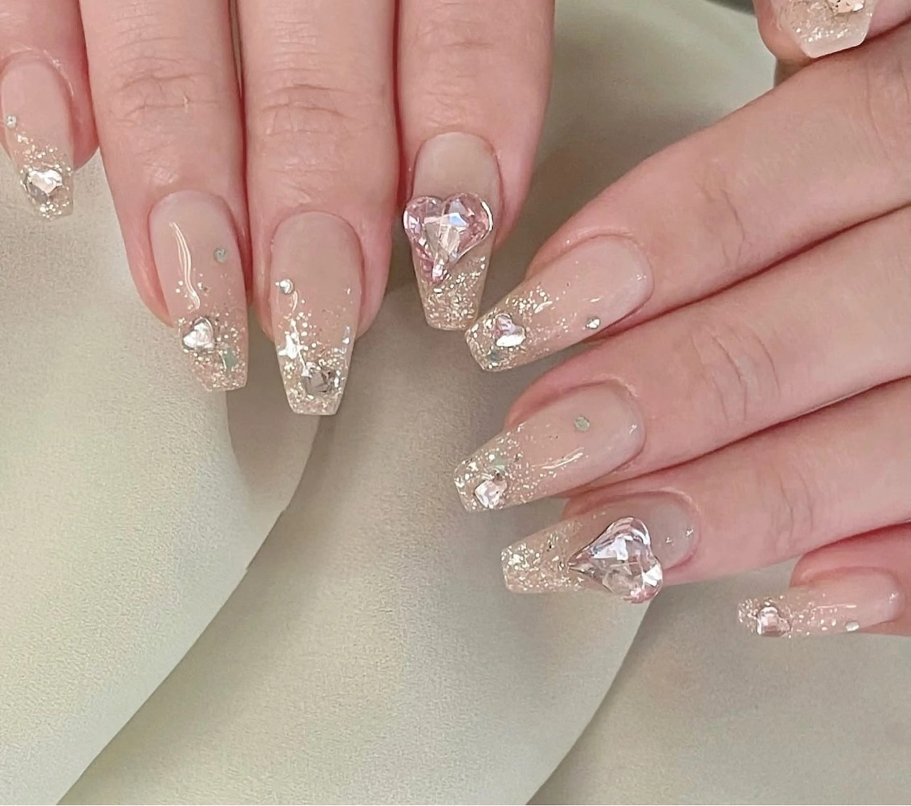 ネイル アニマル柄 オーロラネイル チークネイル フラッシュネイル ジェルネイル ハンドネイル Lina所属・Hina 池袋 長だしチップ専門店のネイルデザイン