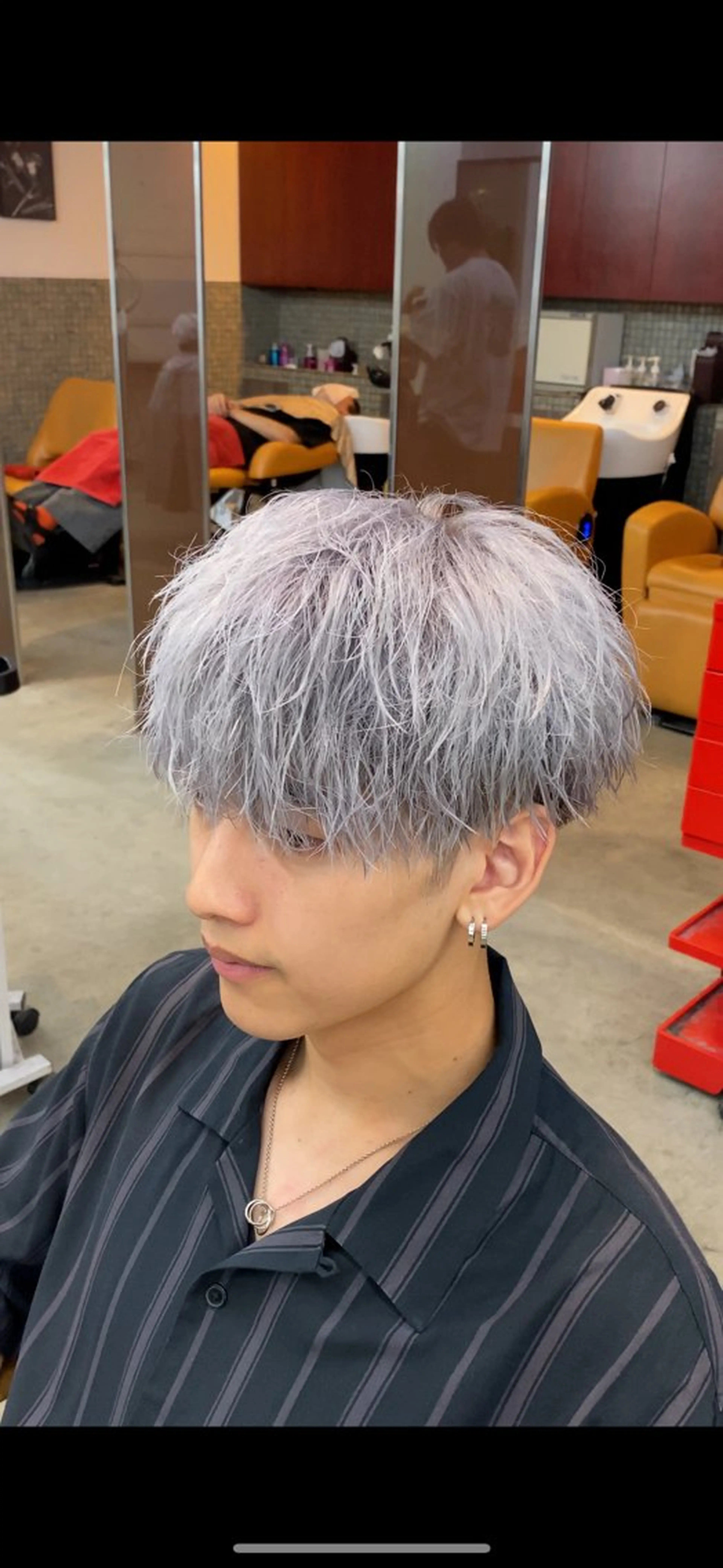ショート カラー メンズ シルバー ホワイトシルバー カット ヘアカラー メンズカラー指名率 1位🌈koikeのヘアスタイル