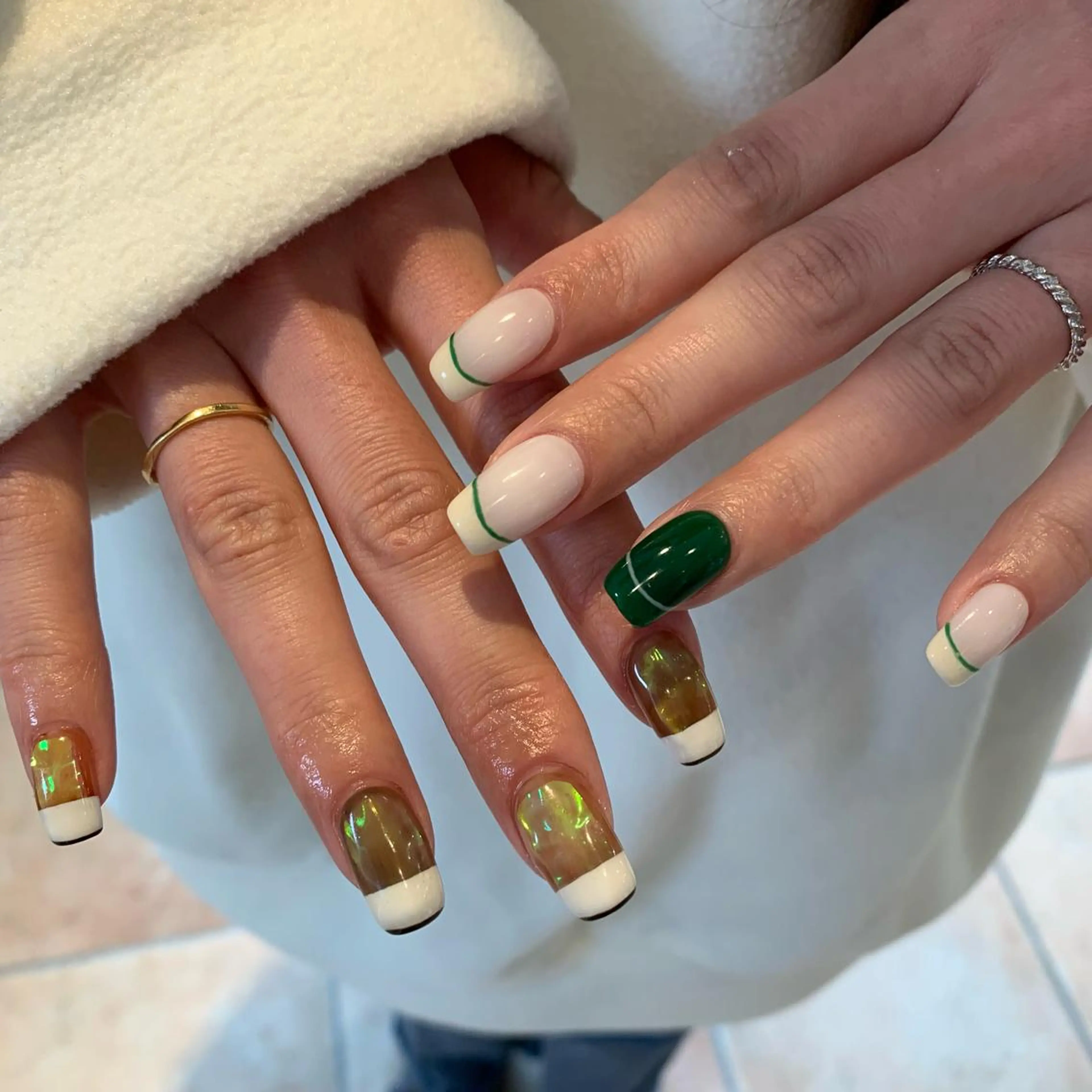 ネイル フレンチネイル 氷ネイル・うるうるネイル ハンドネイル 佐藤 穂乃香のネイルデザイン