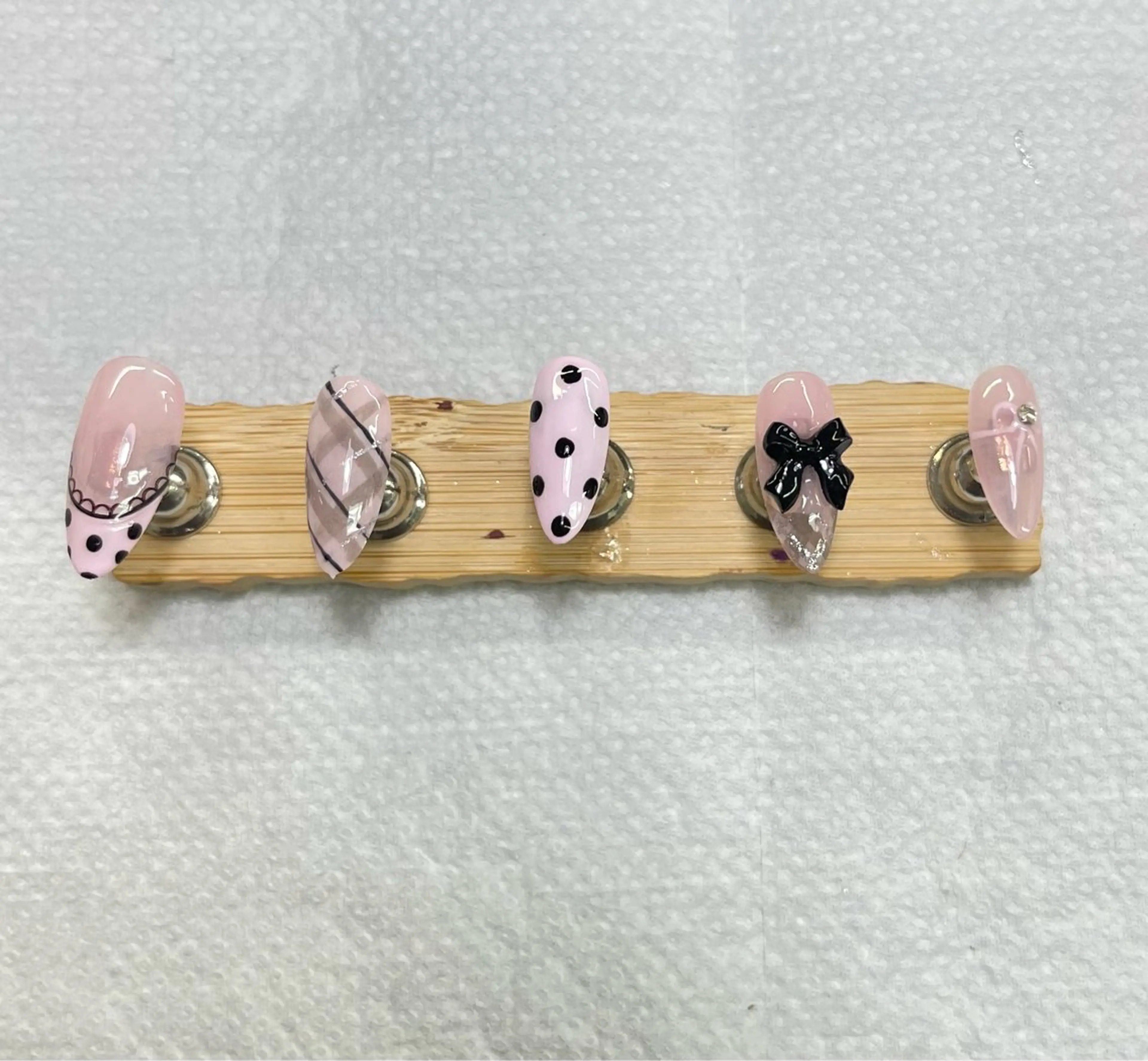 ネイル スカルプ長さ出し専門店 MIMI nailsalon 上野店所属・RIN Amiのネイルデザイン