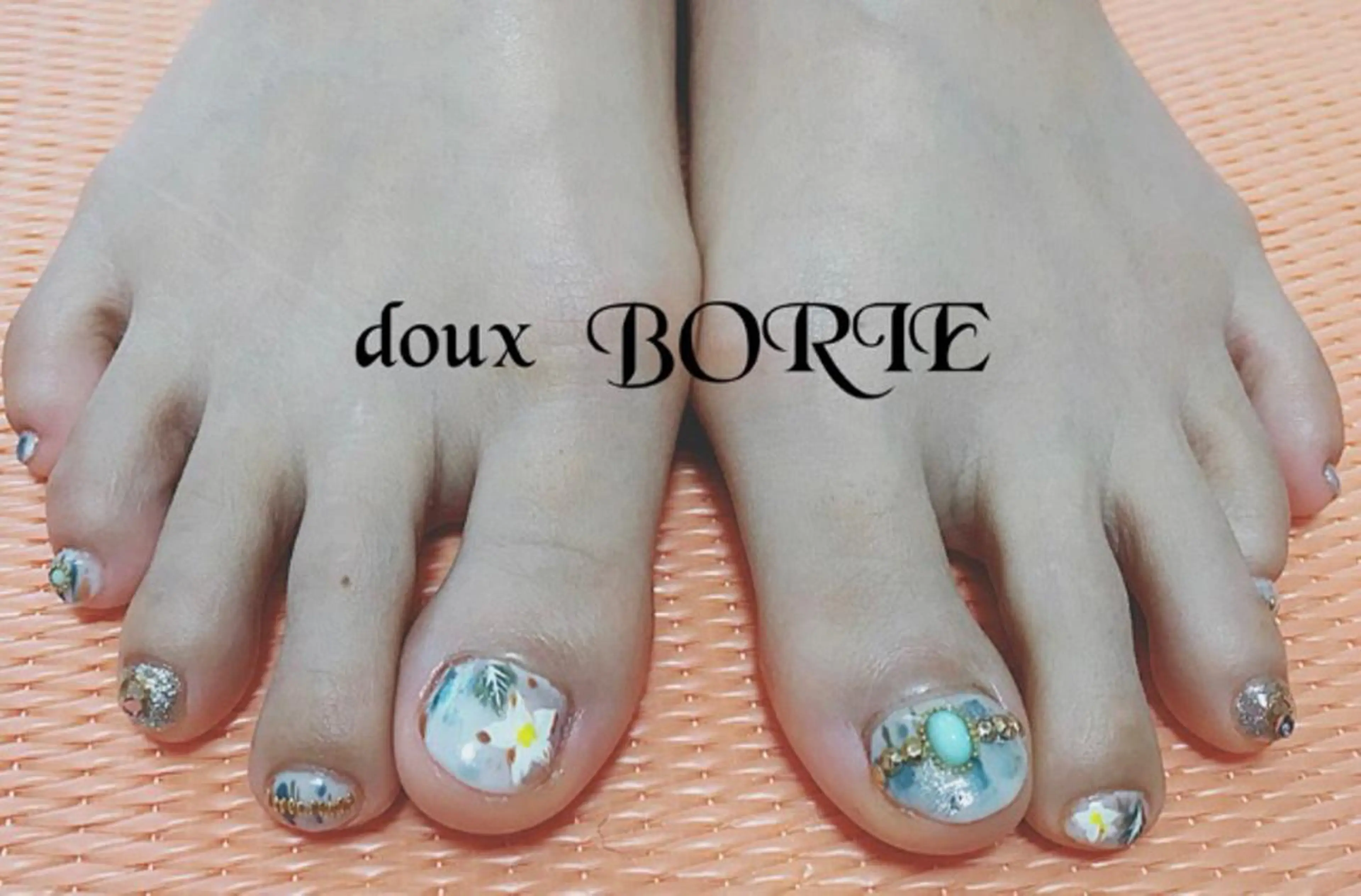 ネイル doux BORIEのネイルデザイン