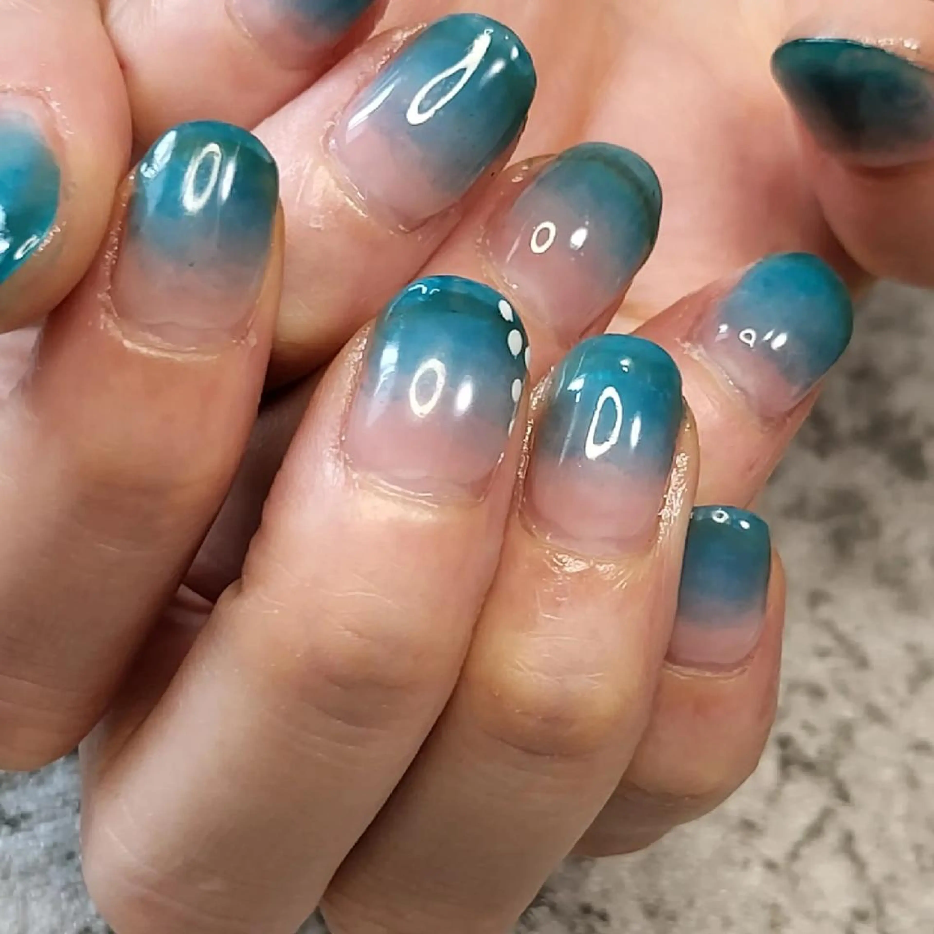 ネイル グラデーション nail イロドリのネイルデザイン