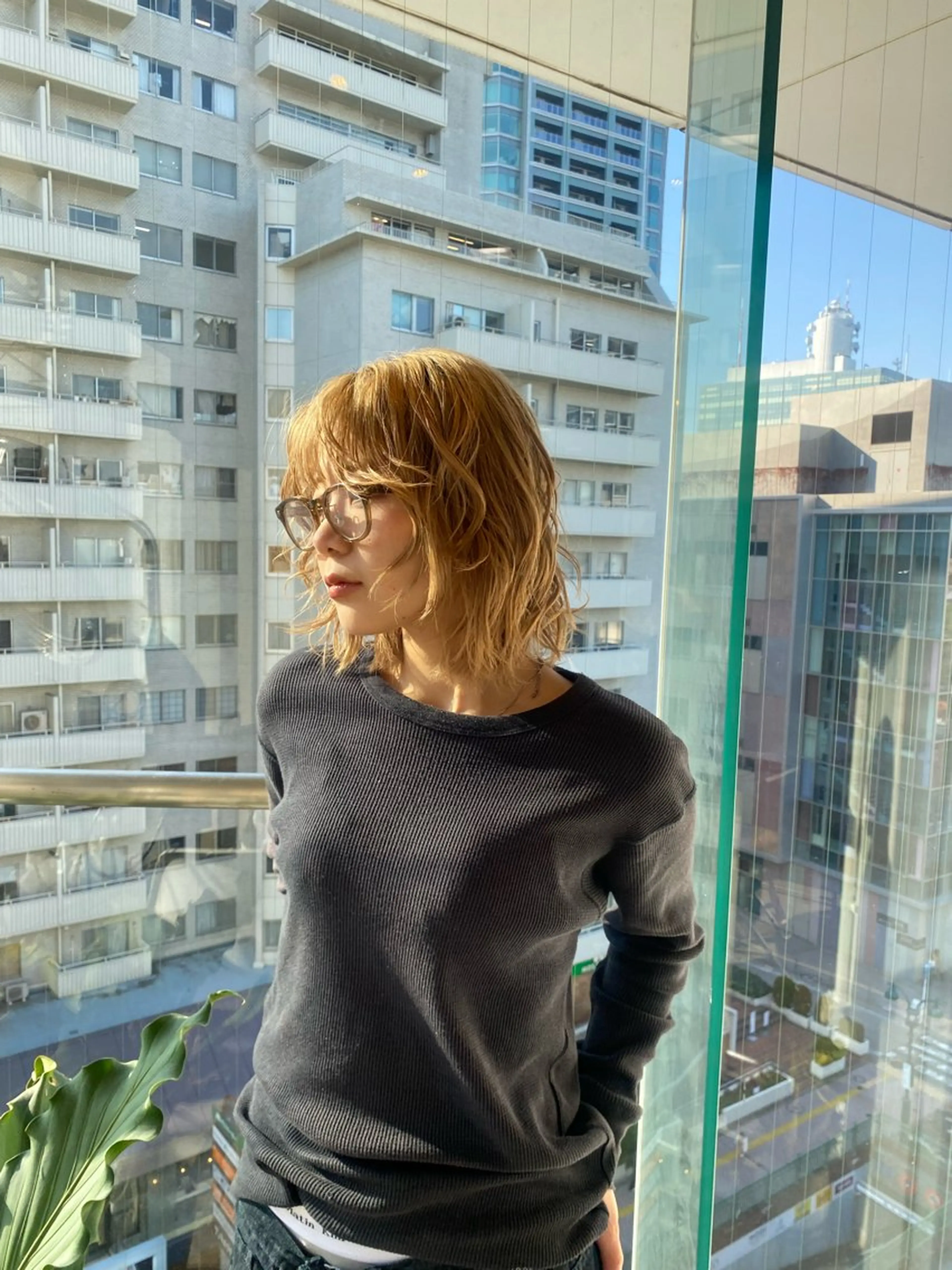 ミディアム カラー RIN／韓国ヘア レイヤーカットのヘアスタイル