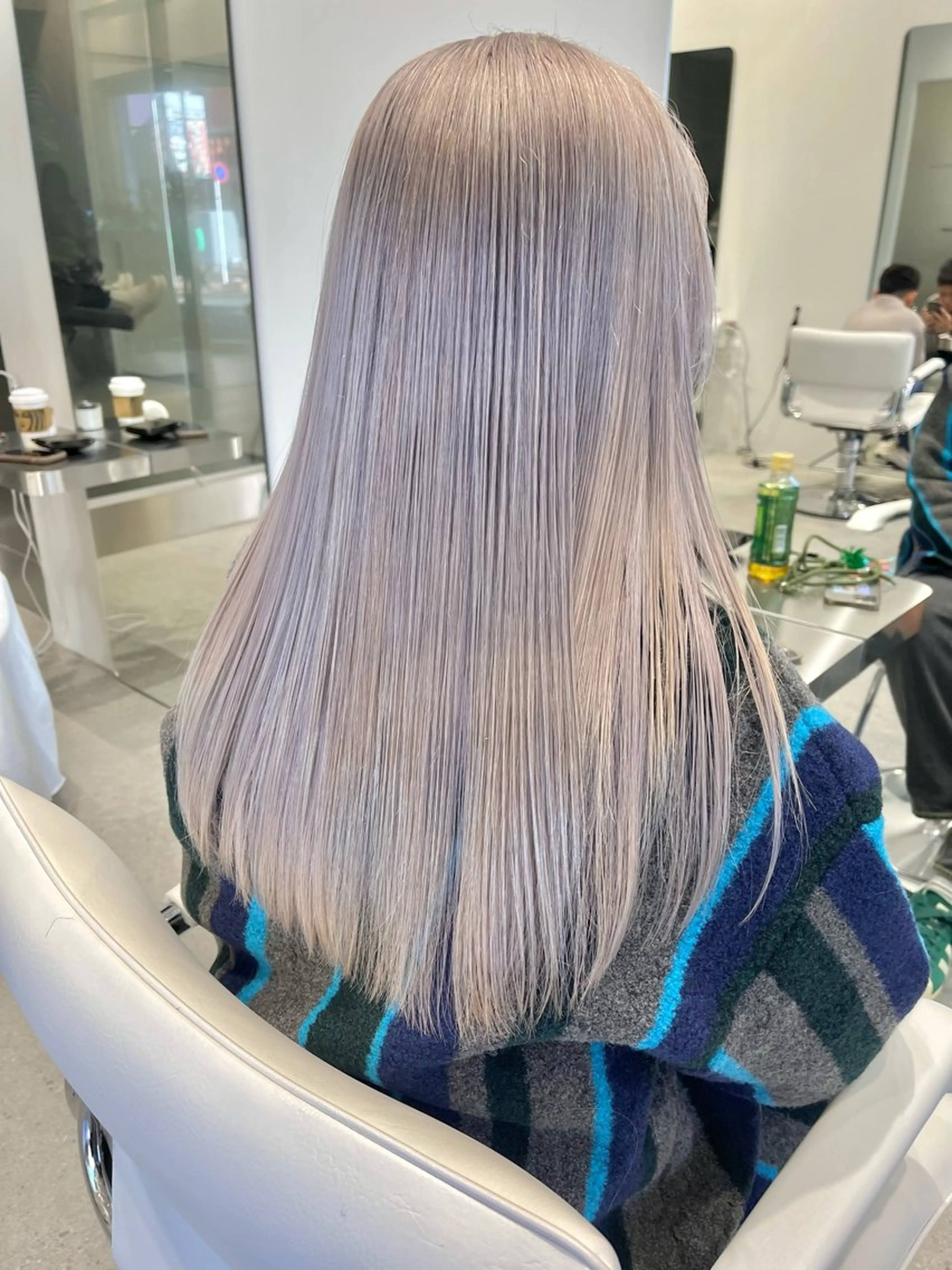 ロング カラー ハイトーンカラー iLi所属・iLi 《イリ》のヘアスタイル