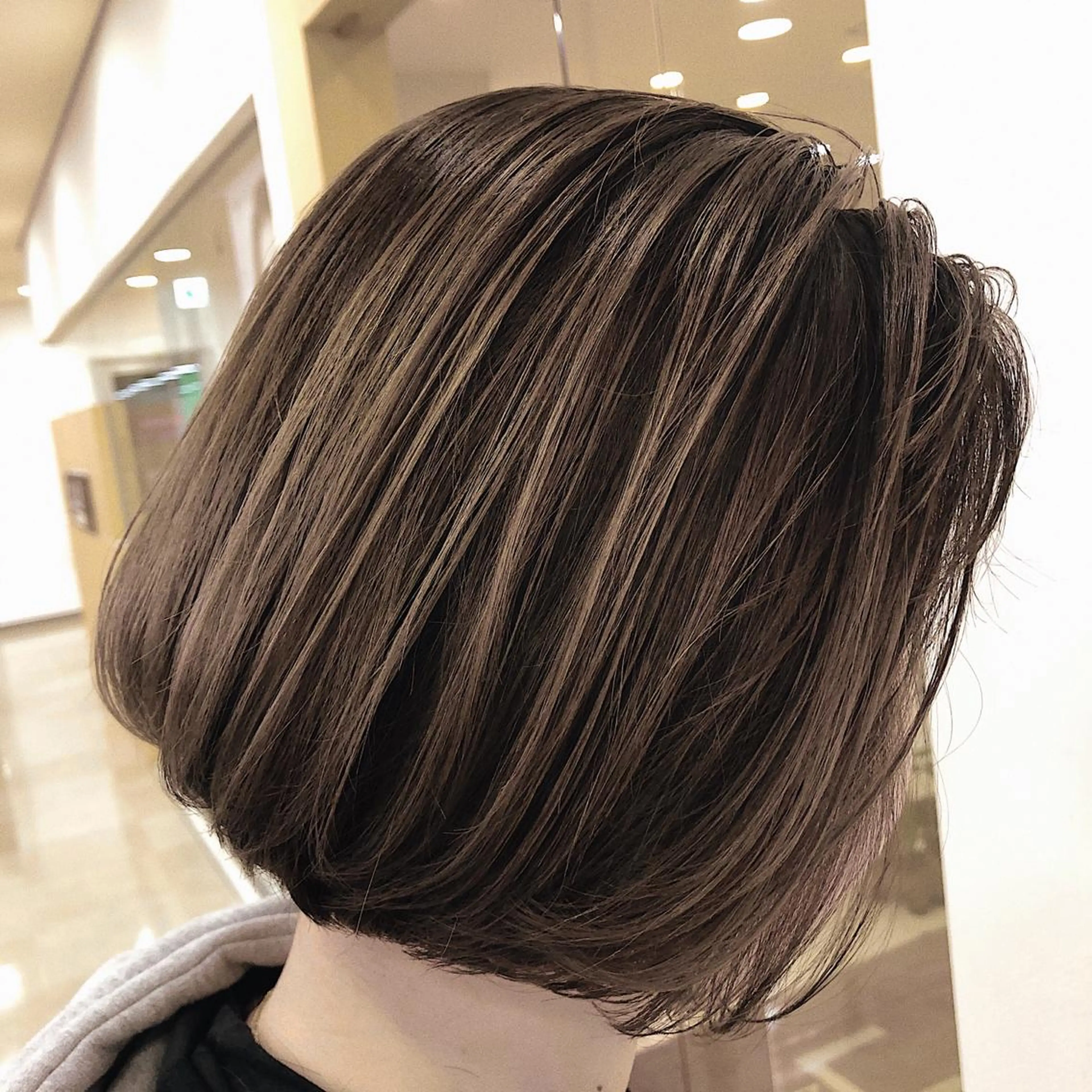 ショート カラー 透明感カラー ハイライトカラー ハイライト ノツコウダイ /ぱつっとボブのヘアスタイル
