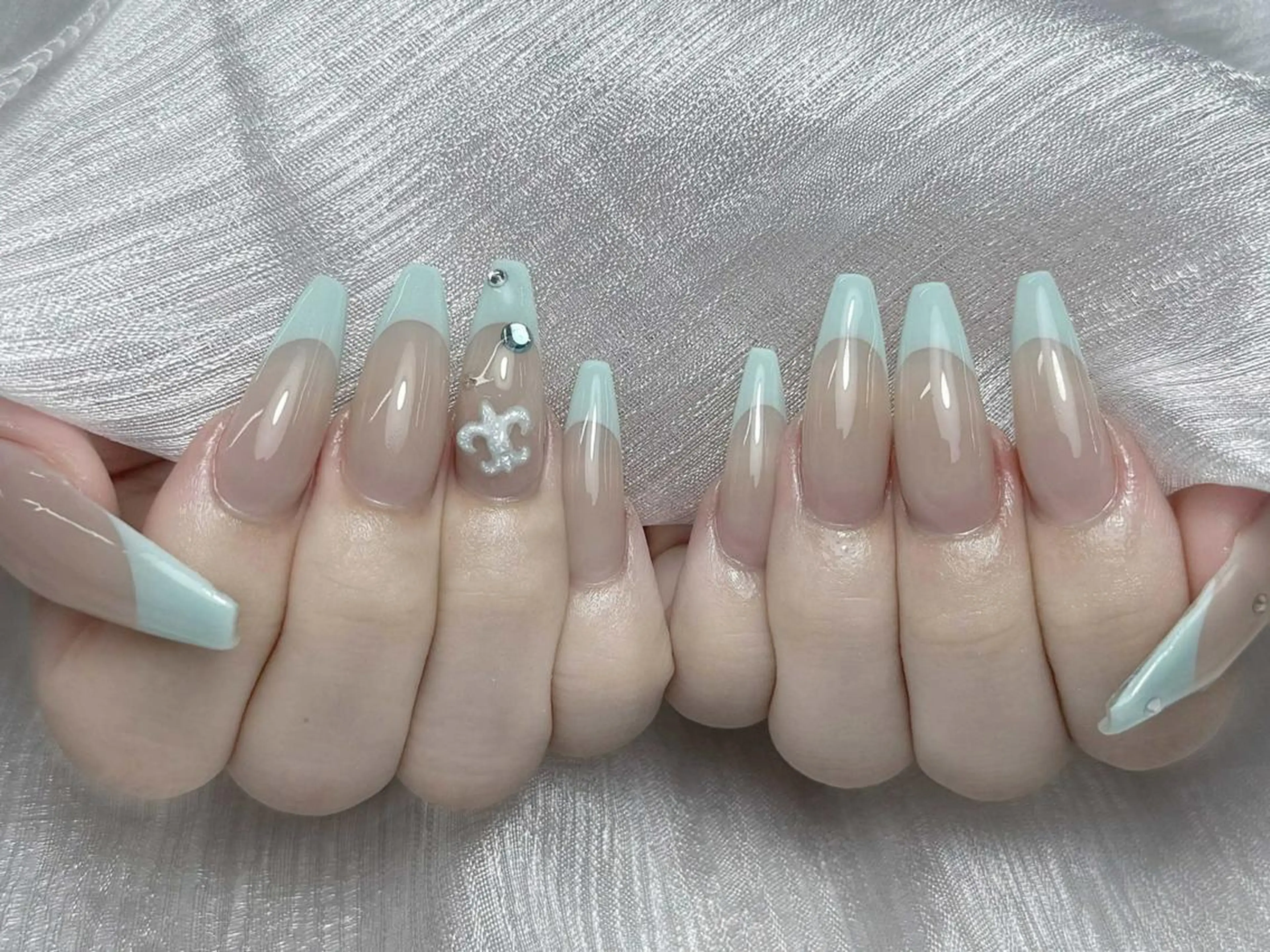 ネイル アートネイル フレンチネイル ジェルネイル ガーリー キラキラネイル Nova Nail Shinsaiのネイルデザイン