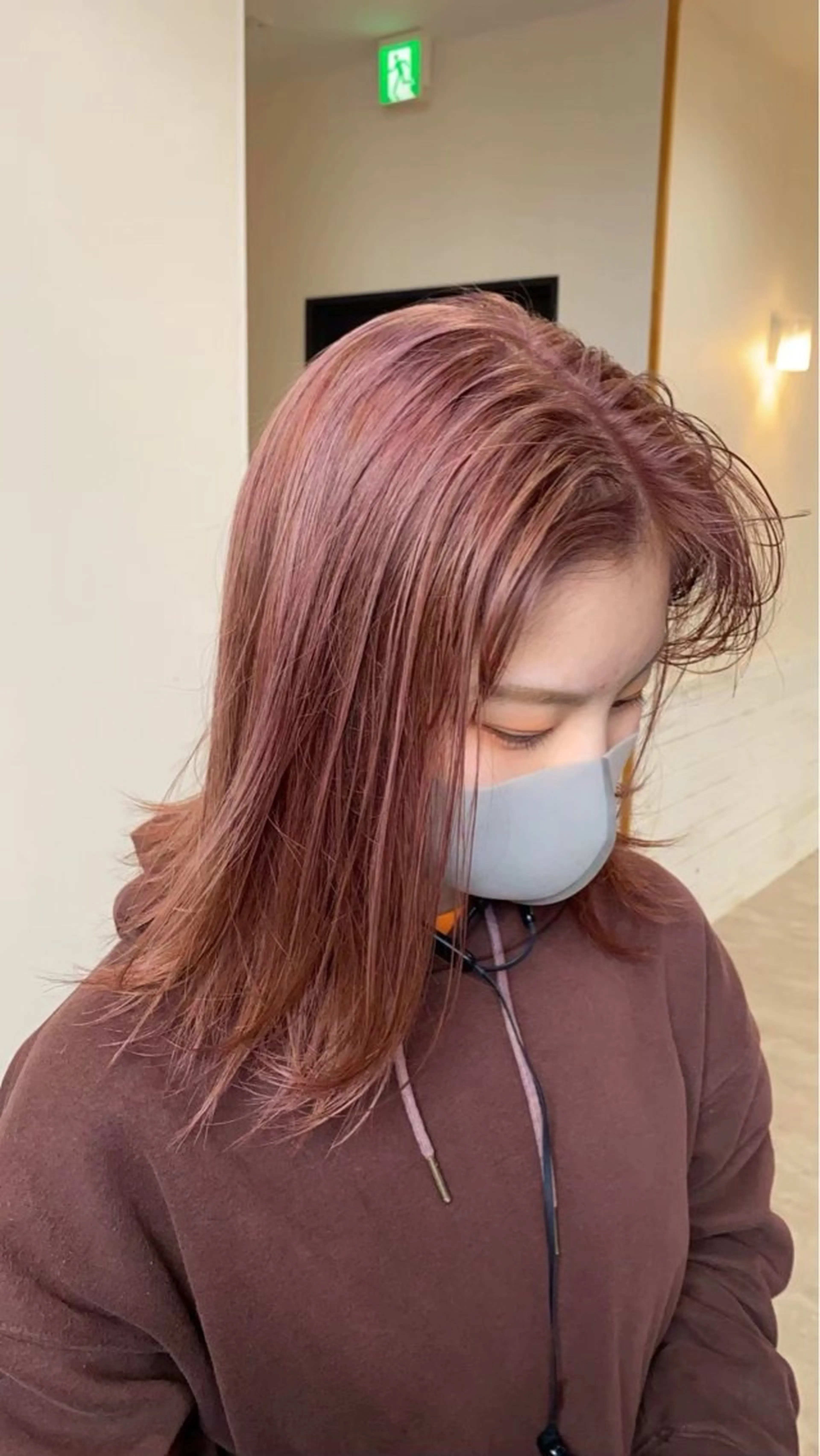 ミディアム カラー ショートボブ ミディアムパーマ バレイヤージュ ブリーチ ケアブリーチ カット ヘアカラー トリートメント ヘアセット hair terrace M所属・村岡 芽衣のヘアスタイル