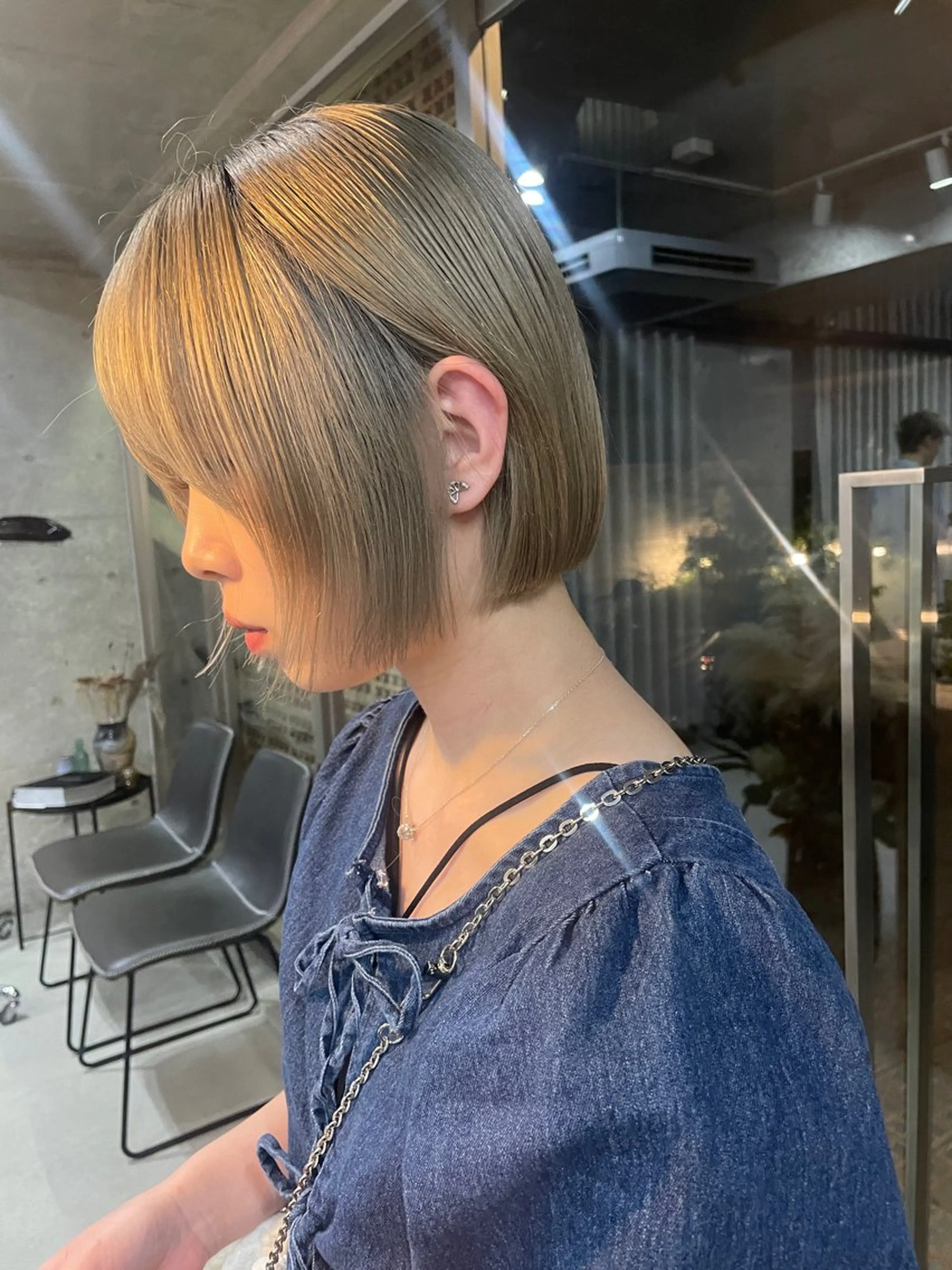 ミディアム カラー 榎本千夏 ・ショートカットのヘアスタイル