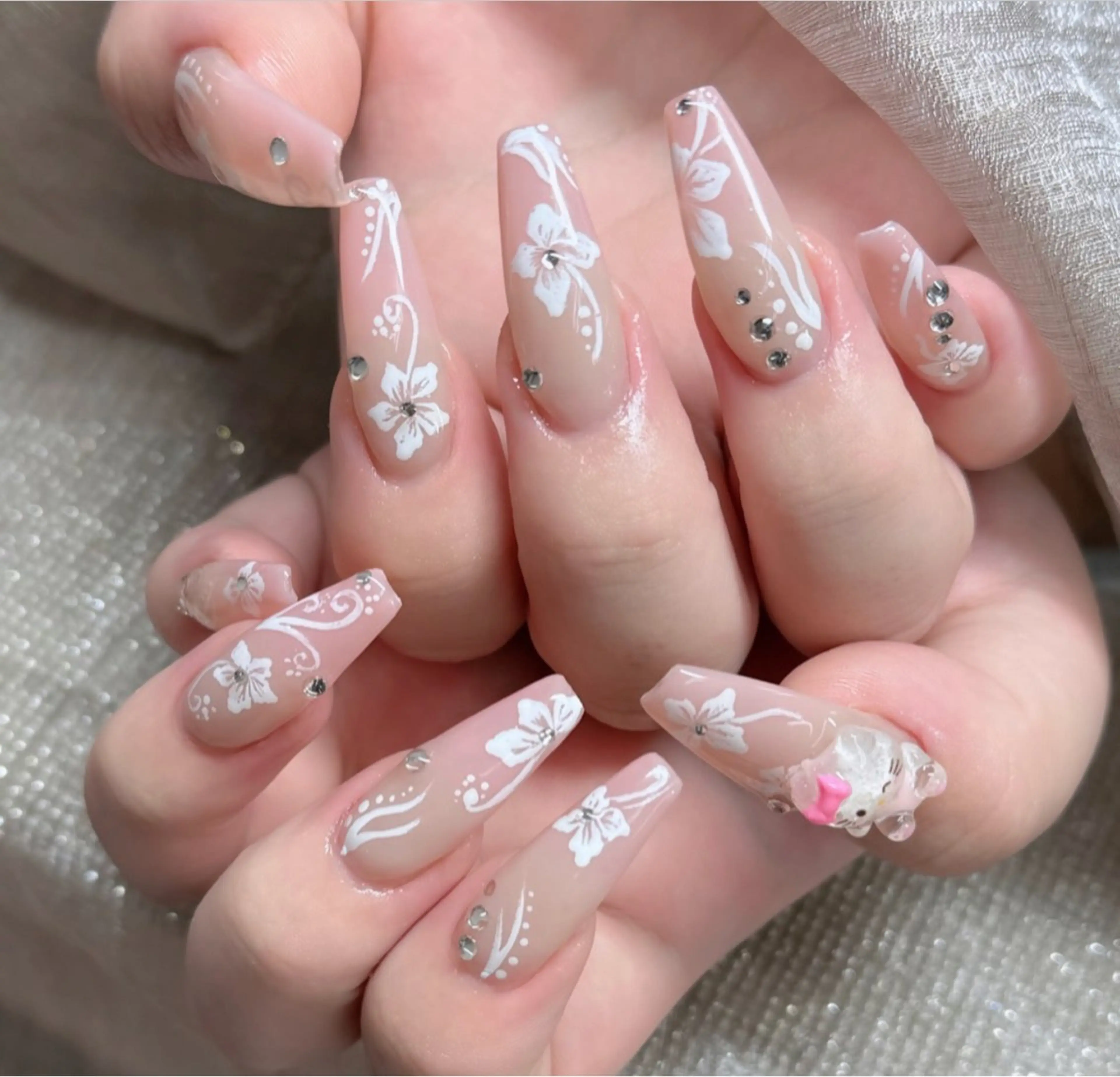 ネイル フレンチネイル ジェルネイル ガラスフレンチ ハロウィン ハート ハンドネイル H.baby Nail Salonのネイルデザイン