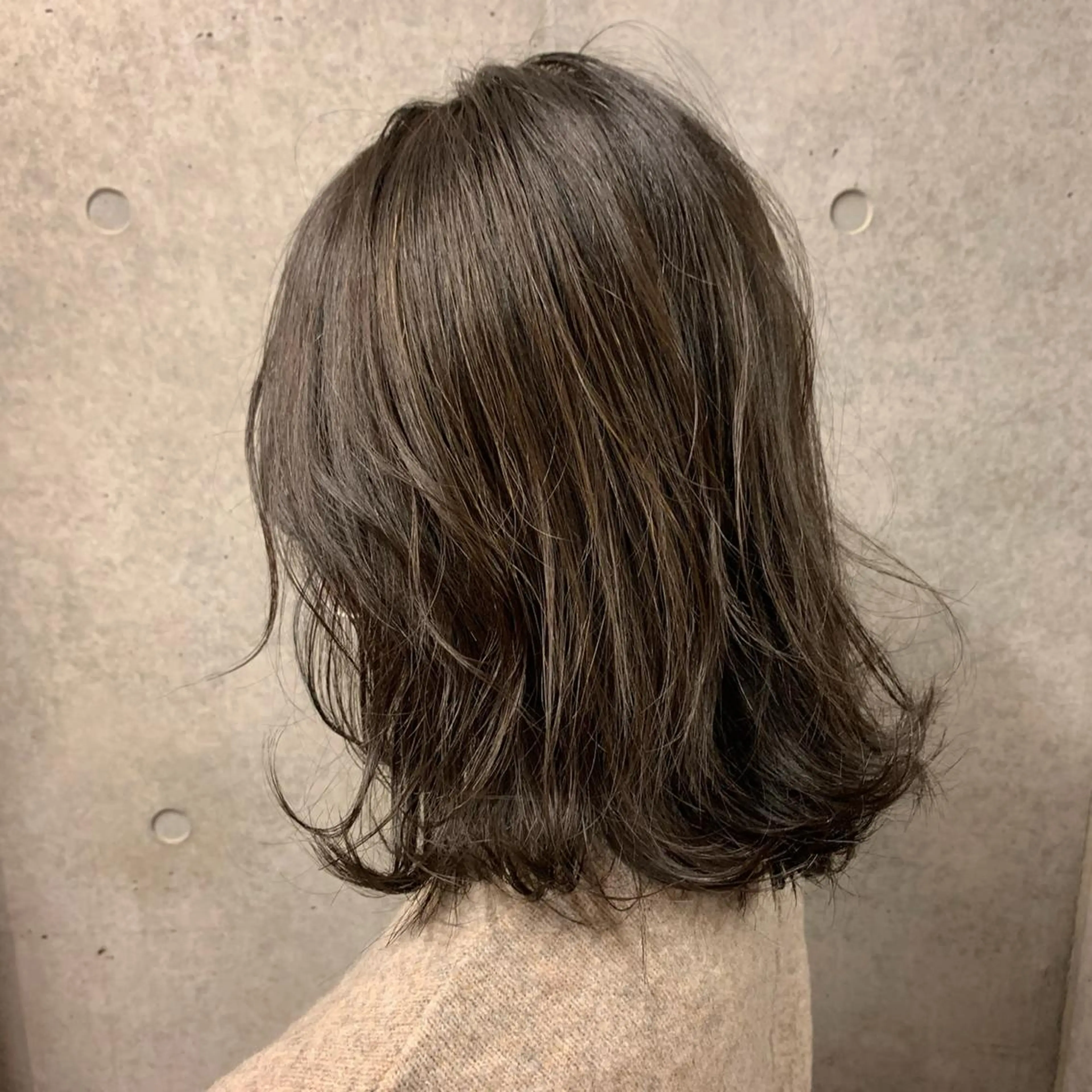 ショート カラー ブリーチ 透明感カラー グレージュ ブリーチなしカラー スパイキーショート/ メンズヘア/hugeのヘアスタイル