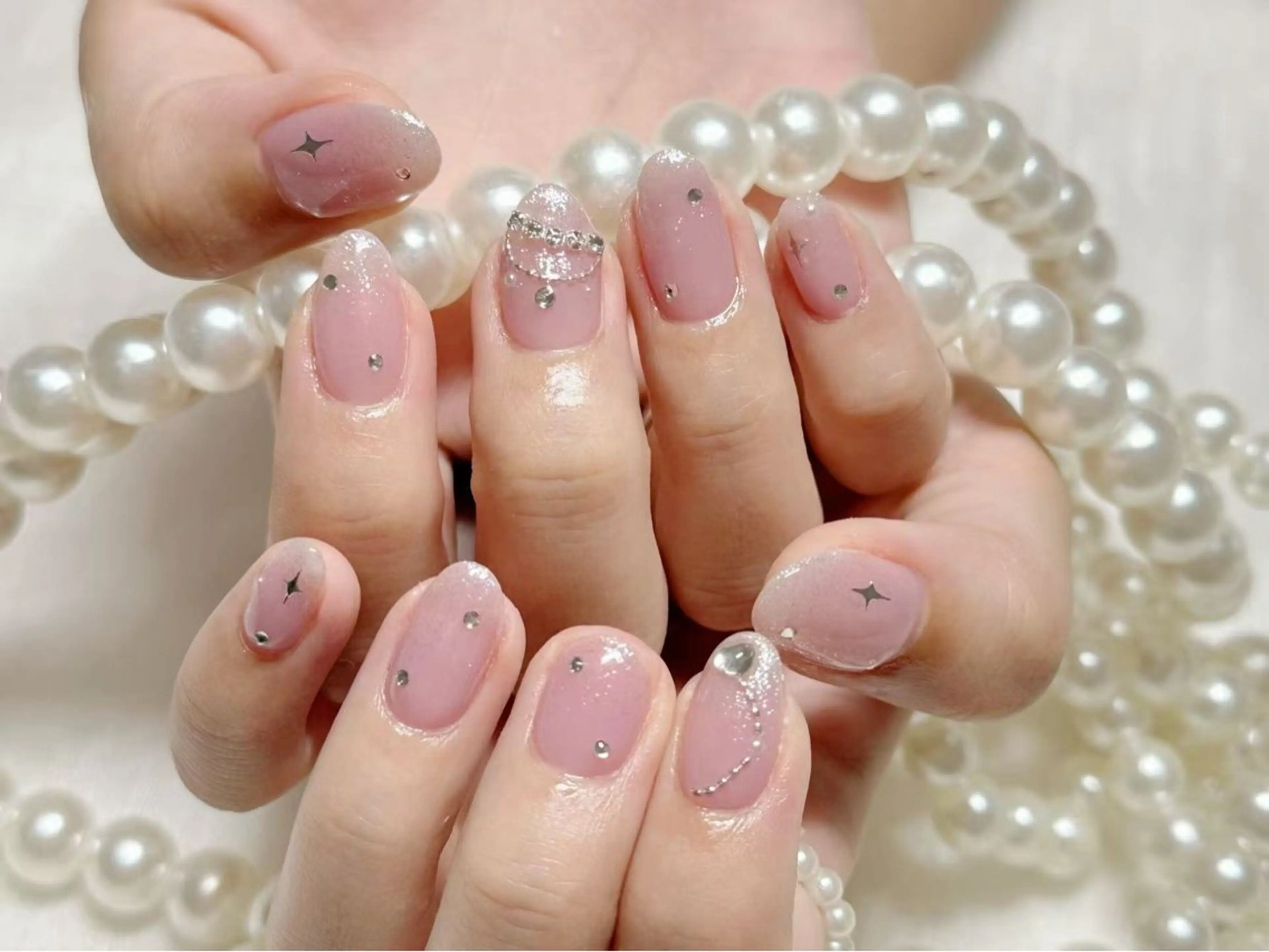 ネイル オーロラネイル 長さ出し フレンチネイル ガーリー キラキラネイル RIn 🎀のネイルデザイン