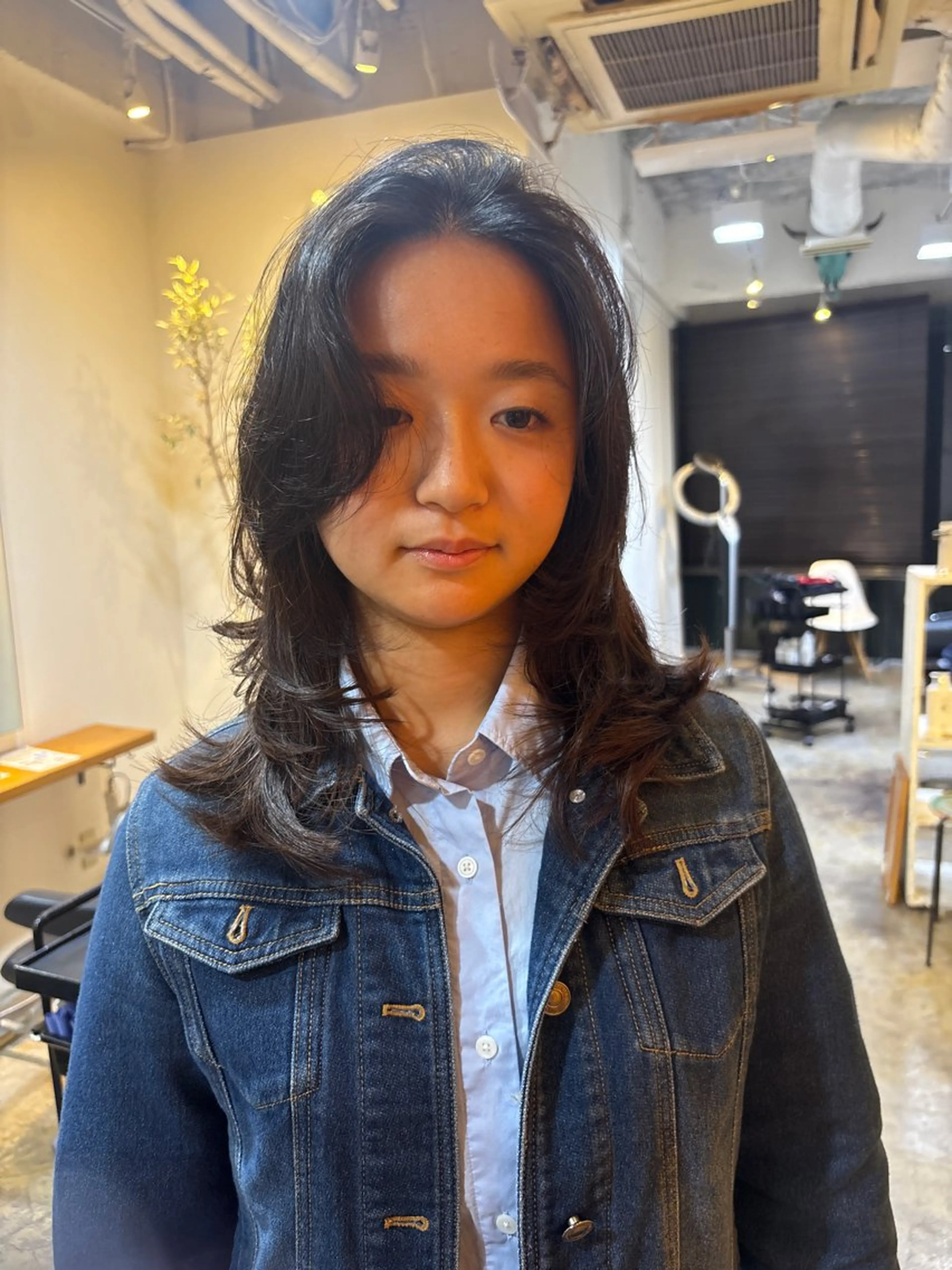 ミディアム カラー カット ヘアカラー トリートメント RIN／韓国ヘア レイヤーカットのヘアスタイル