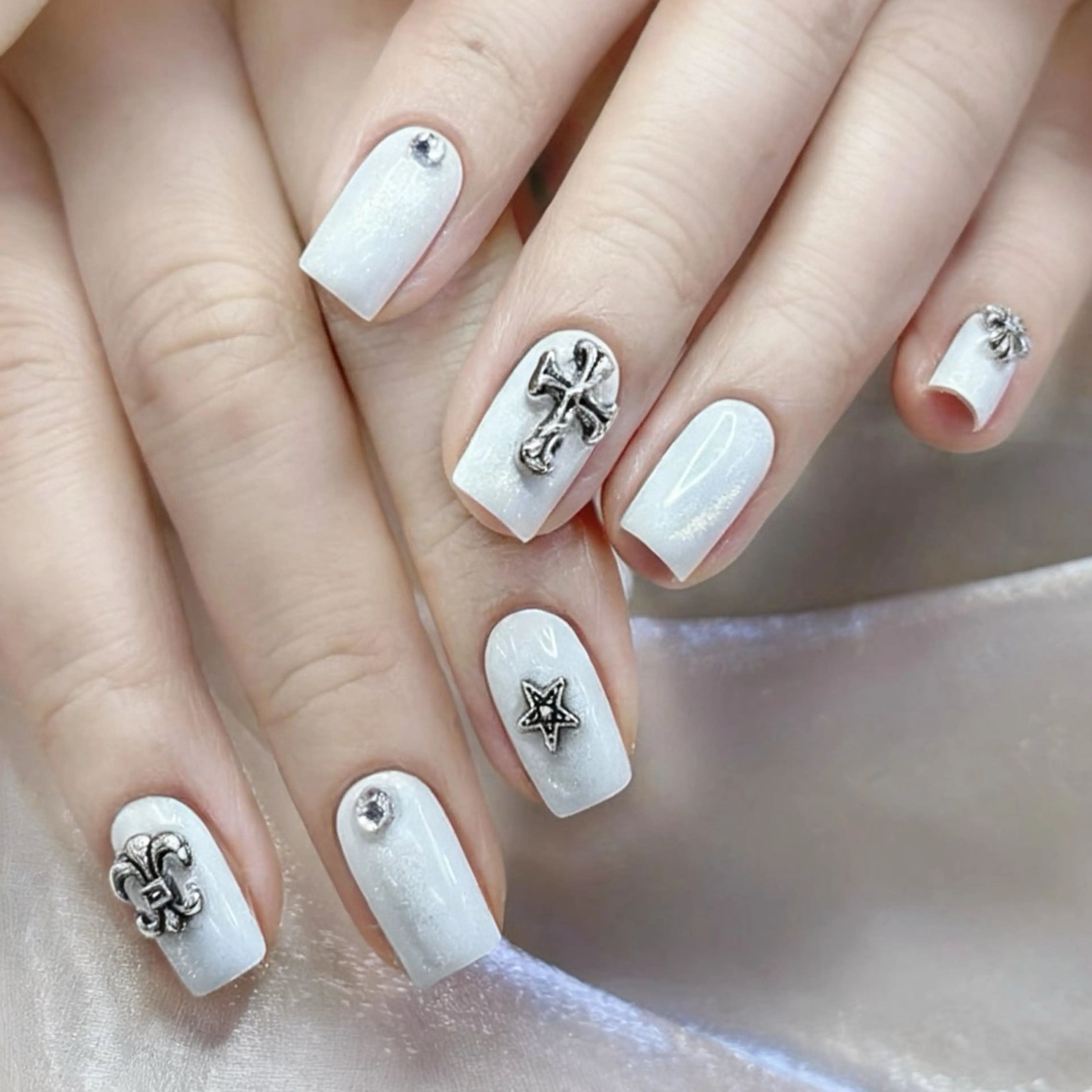ネイル ハンドネイル ハンドケア BuBu Nail渋谷道玄坂のネイルデザイン