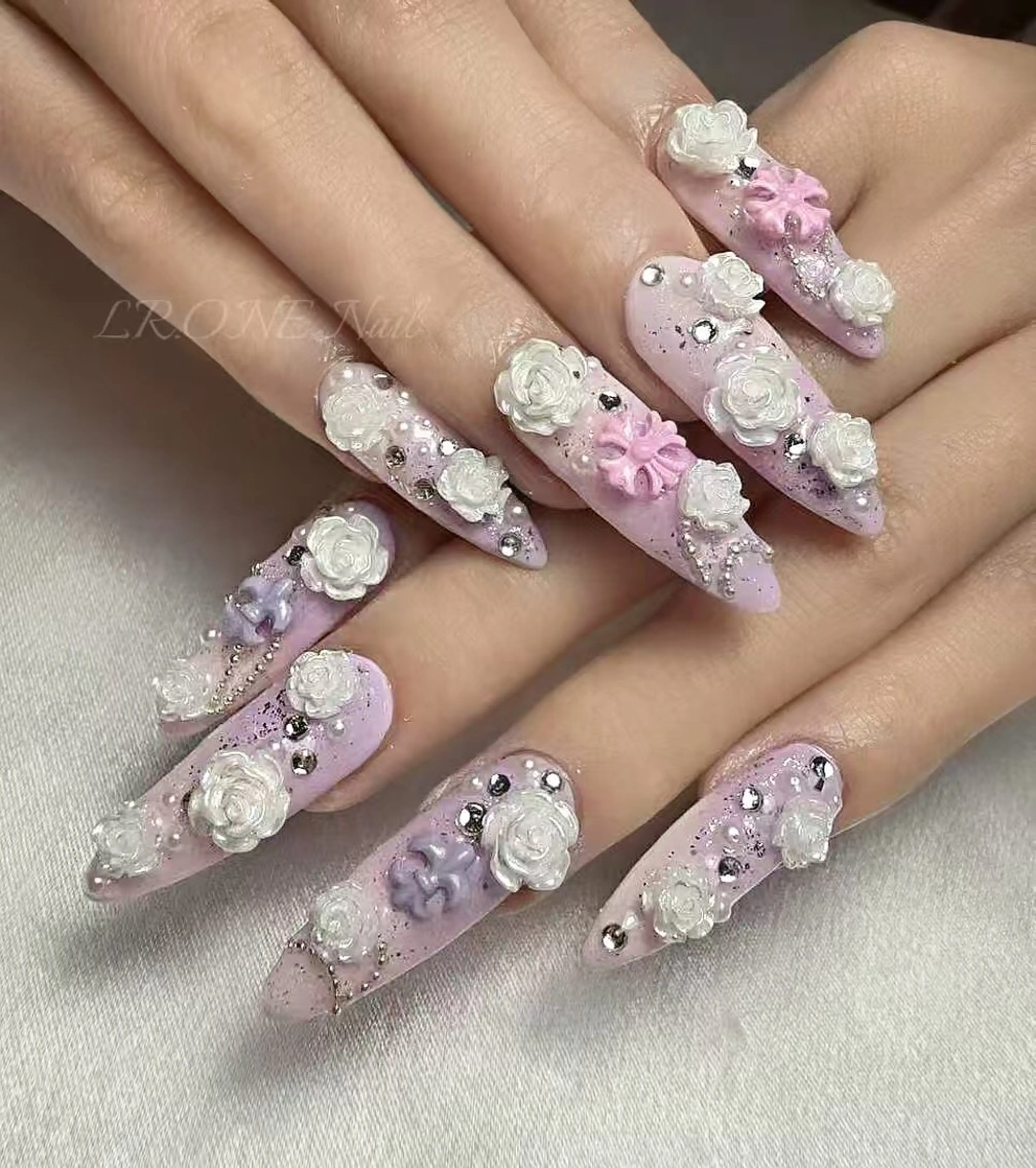 ネイル LR.ONE ヨウのネイルデザイン