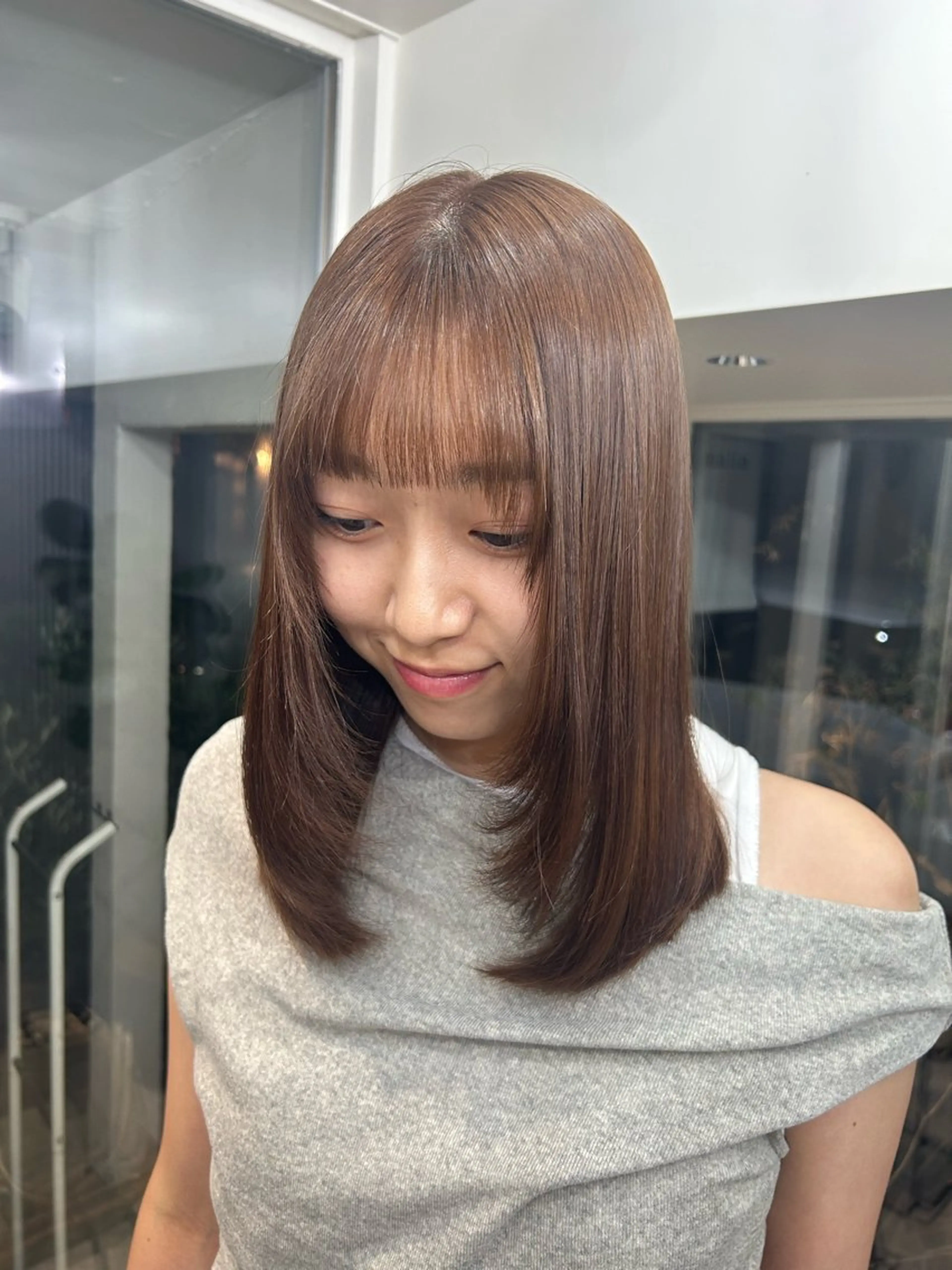 セミロング レイヤーカット カット ヘアカラー トリートメント Lomalia Yuukaのヘアスタイル