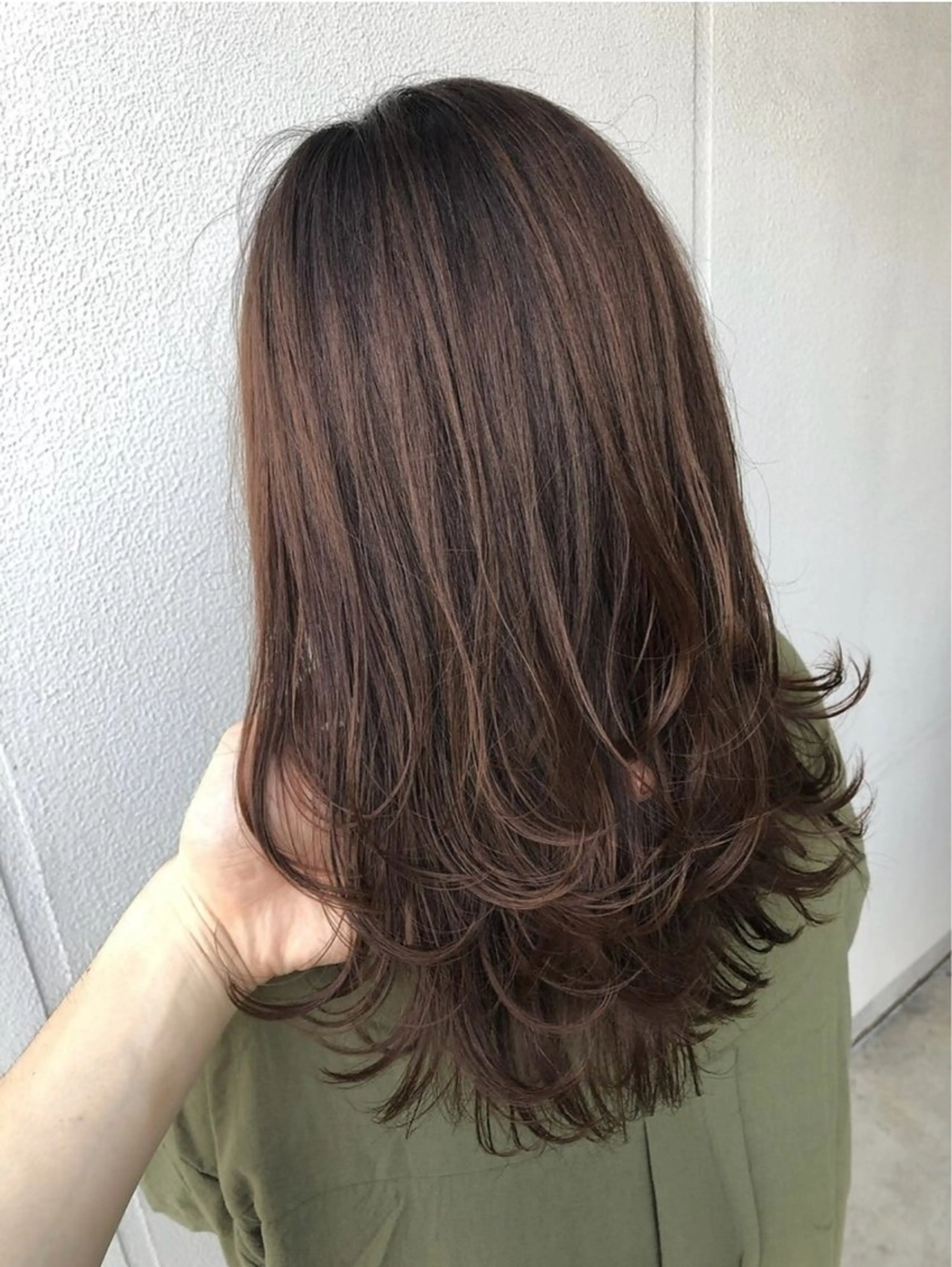 ロング カット ヘアカラー 江副 朱星のヘアスタイル