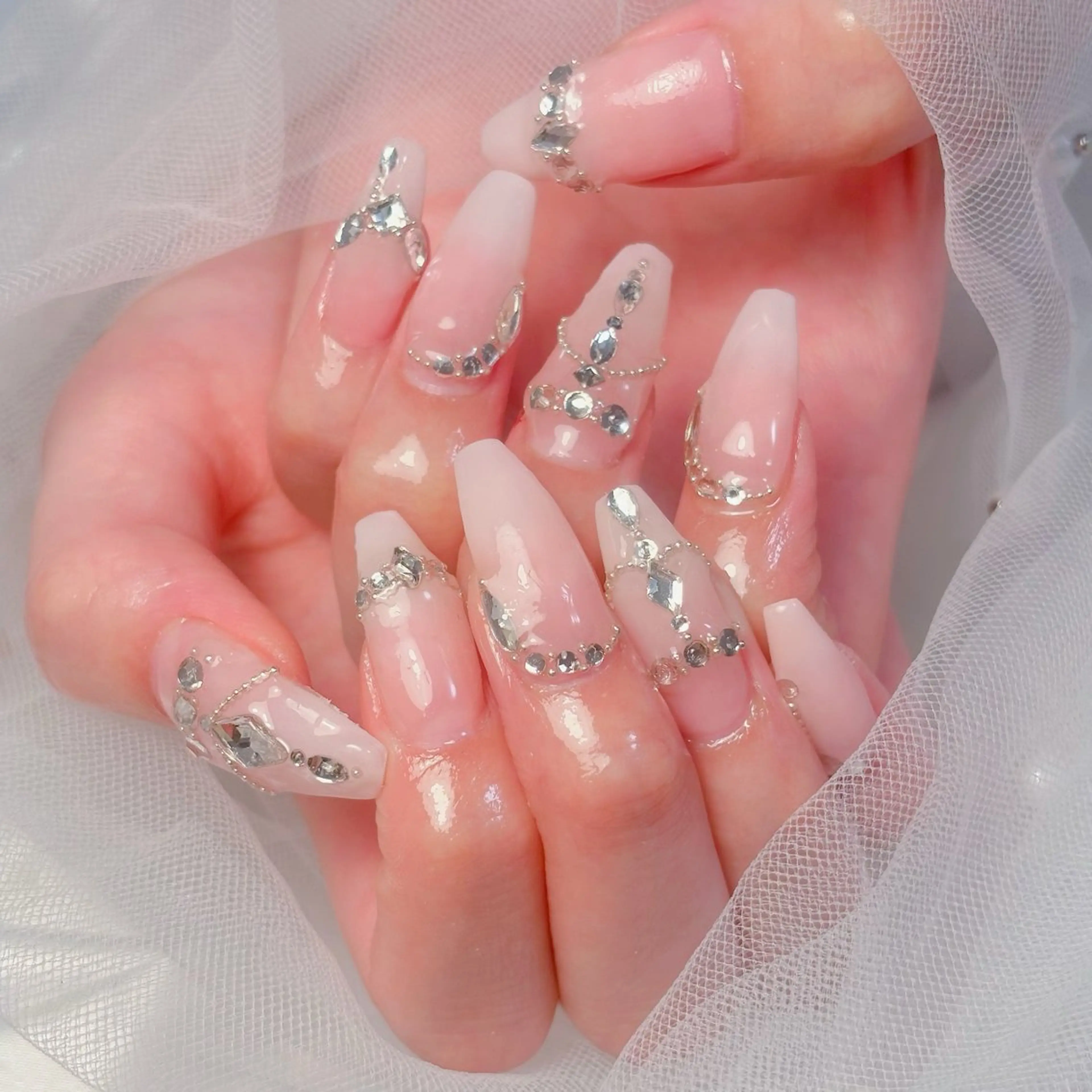ネイル 持ち込み ワンホンネイル Iris byEMILIAnail所属・Iris anjuのネイルデザイン