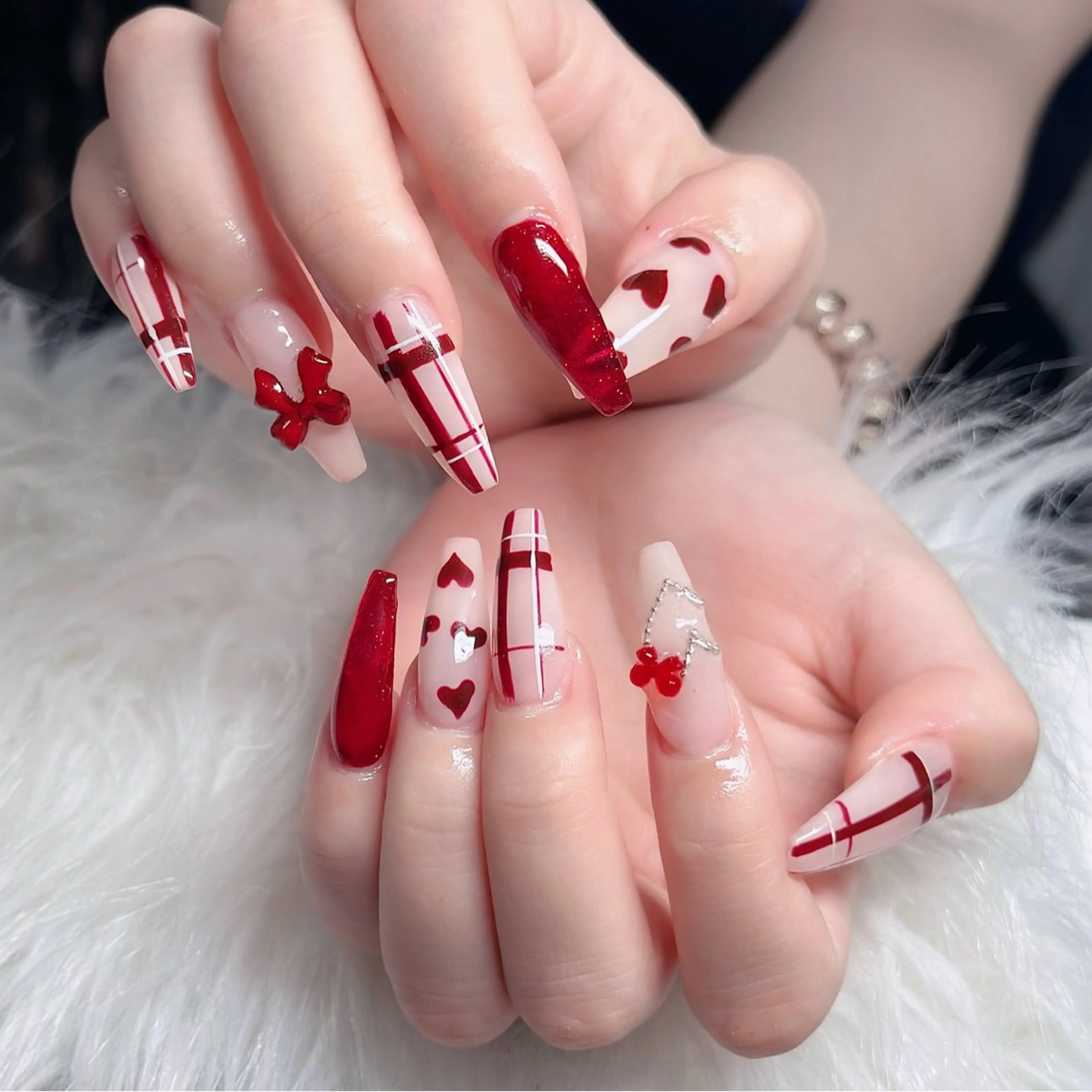 ネイル オーロラネイル フレンチネイル ジェルネイル ハロウィン キラキラネイル ハンドネイル H.baby Nail Salon所属・H.baby Nail Salonのネイルデザイン
