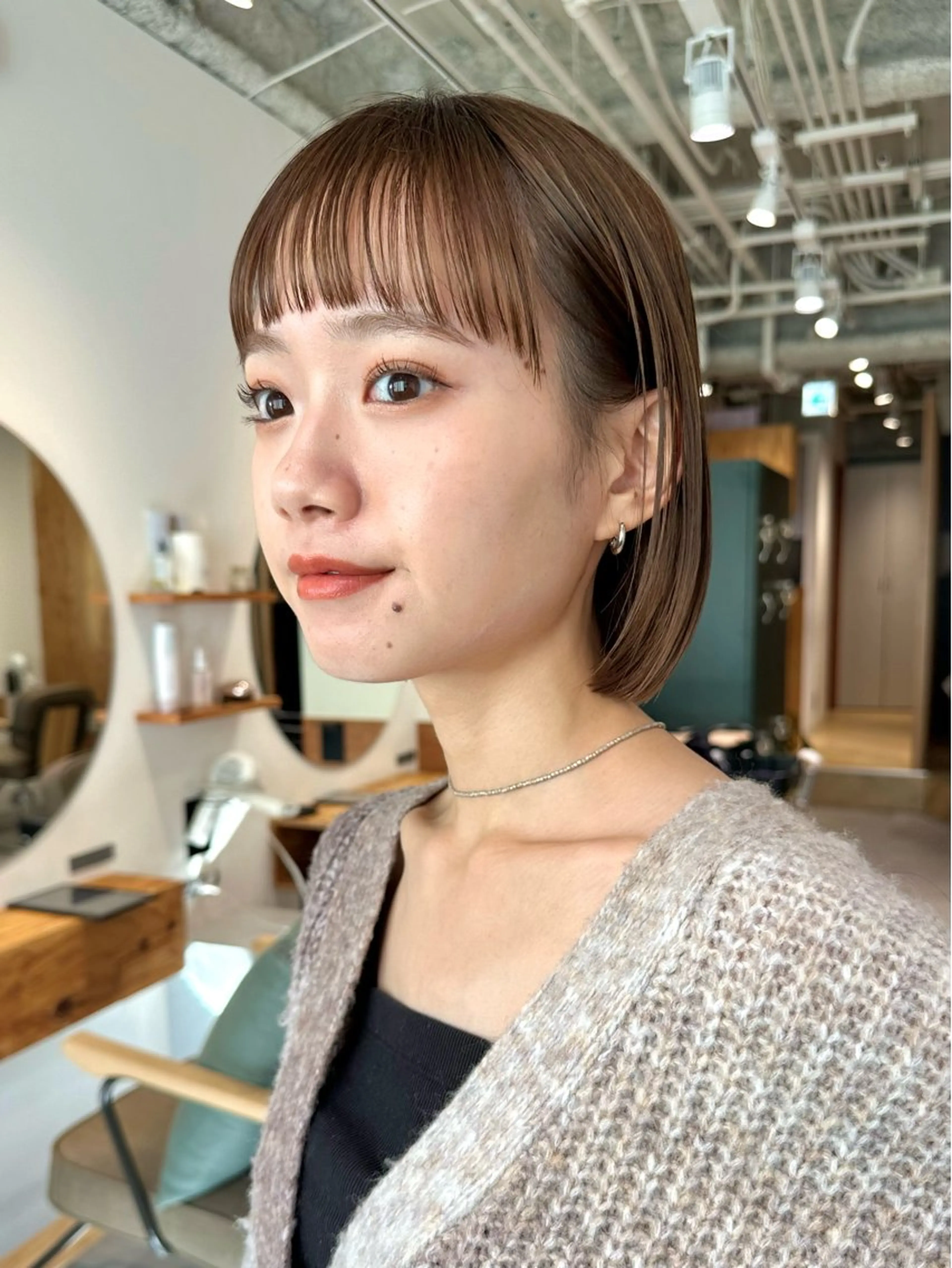 ショート ボブ オン眉 GO TODAY原宿Lux所属・ボブ/暖色カラー/ 縮毛矯正/岸本恭明のヘアスタイル