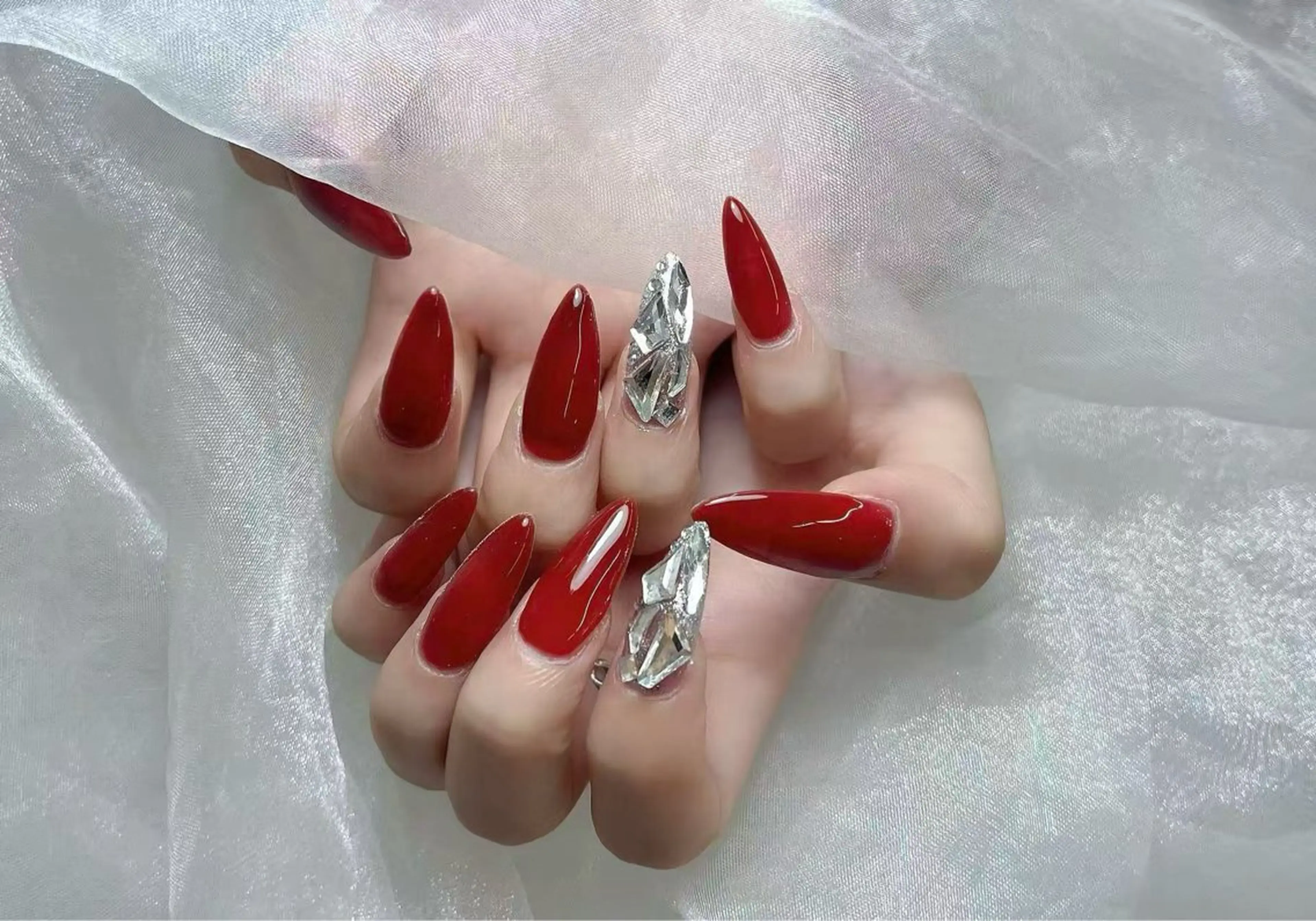 ミディアム ハンドネイル ハンドケア 一其 サロンのネイルデザイン